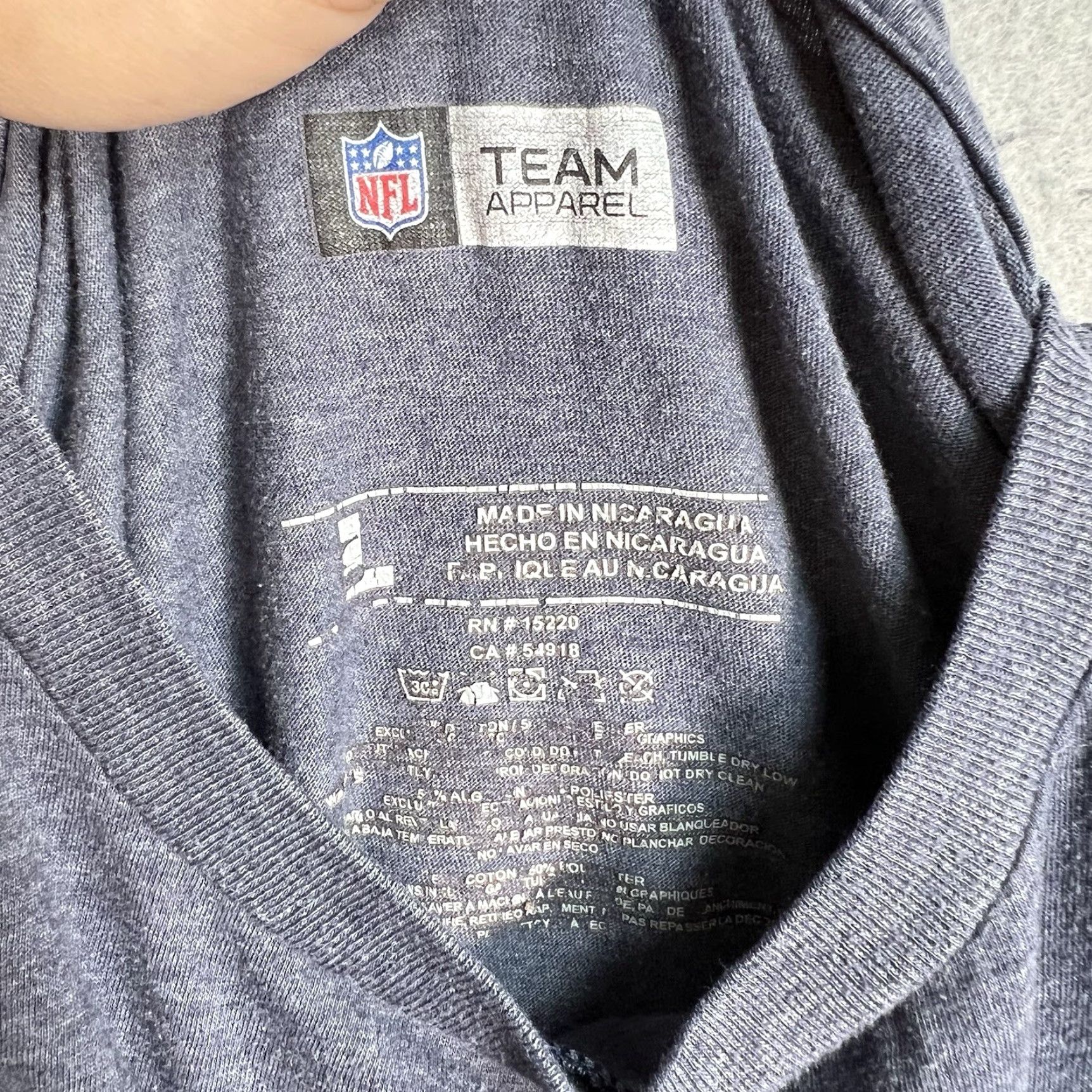 NFL VINTAGE NFL Team Apparel Tennessee Titans T Shirt Adult Large Blue Mens Size US L / EU 52-54 / 3 - 5 Thumbnail