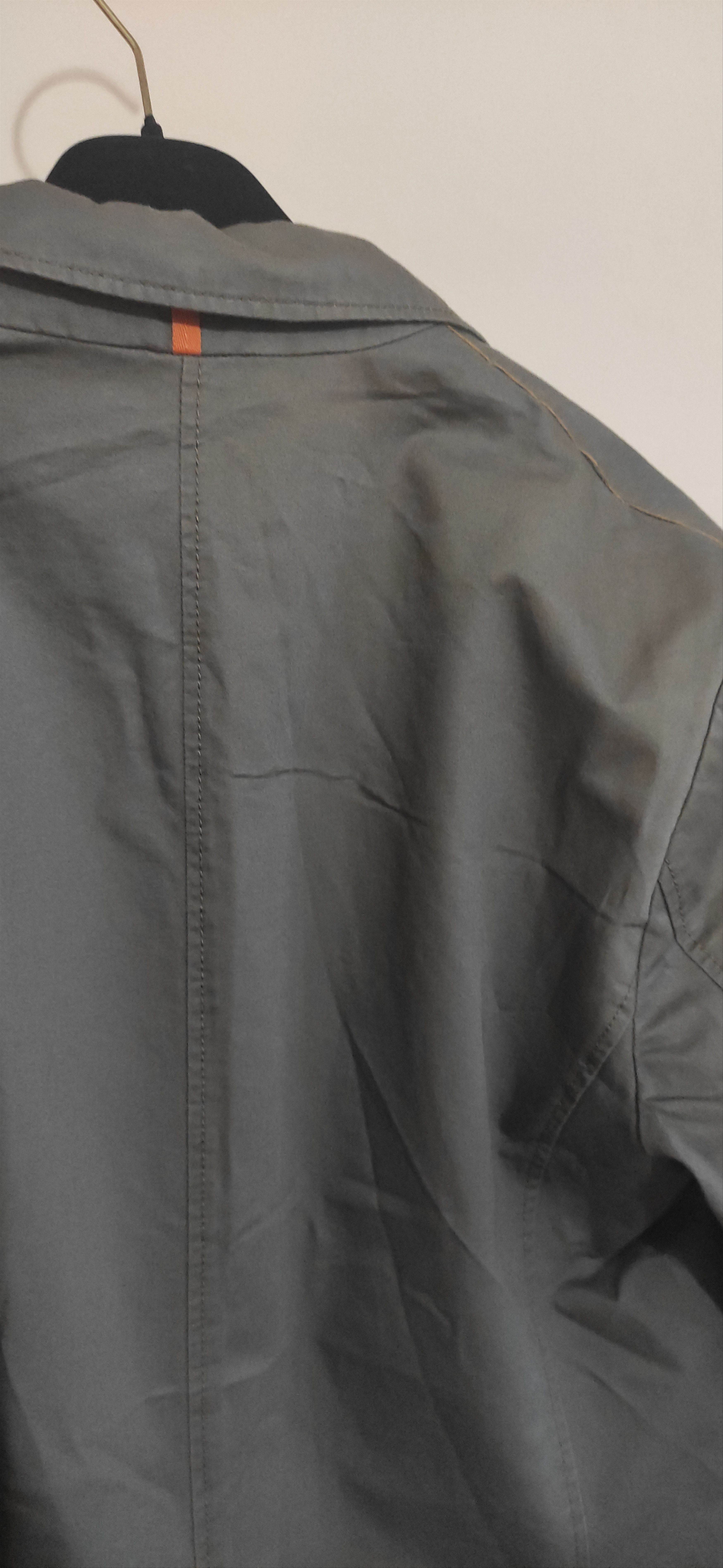 Hugo Boss The men's blazer Hugo Boss Size 44R - 8 Thumbnail