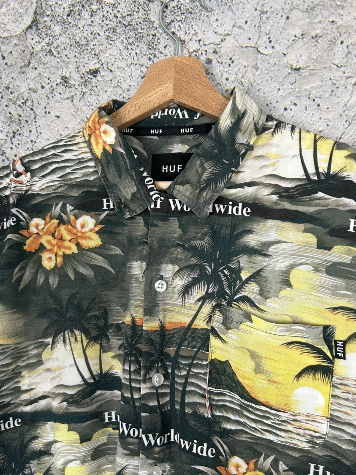 Huf Huf Worldwide Skateboarding Hawaiian Shirt Streetwear Size US M / EU 48-50 / 2 - 3 Thumbnail