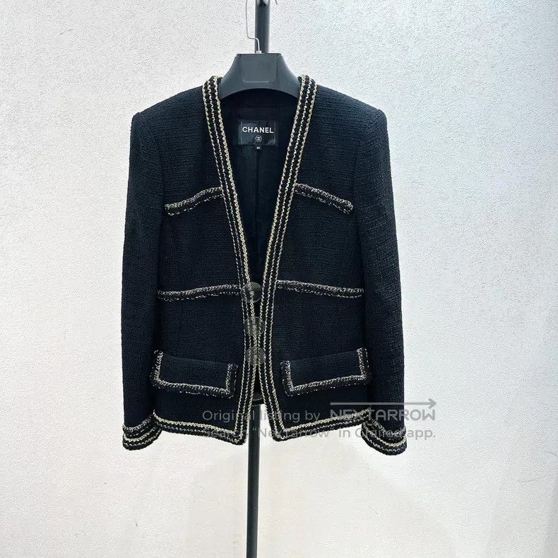 Chanel Chanel Metropolis series black and gold jacket Size XS / US 0-2 / IT 36-38 - 1 Thumbnail