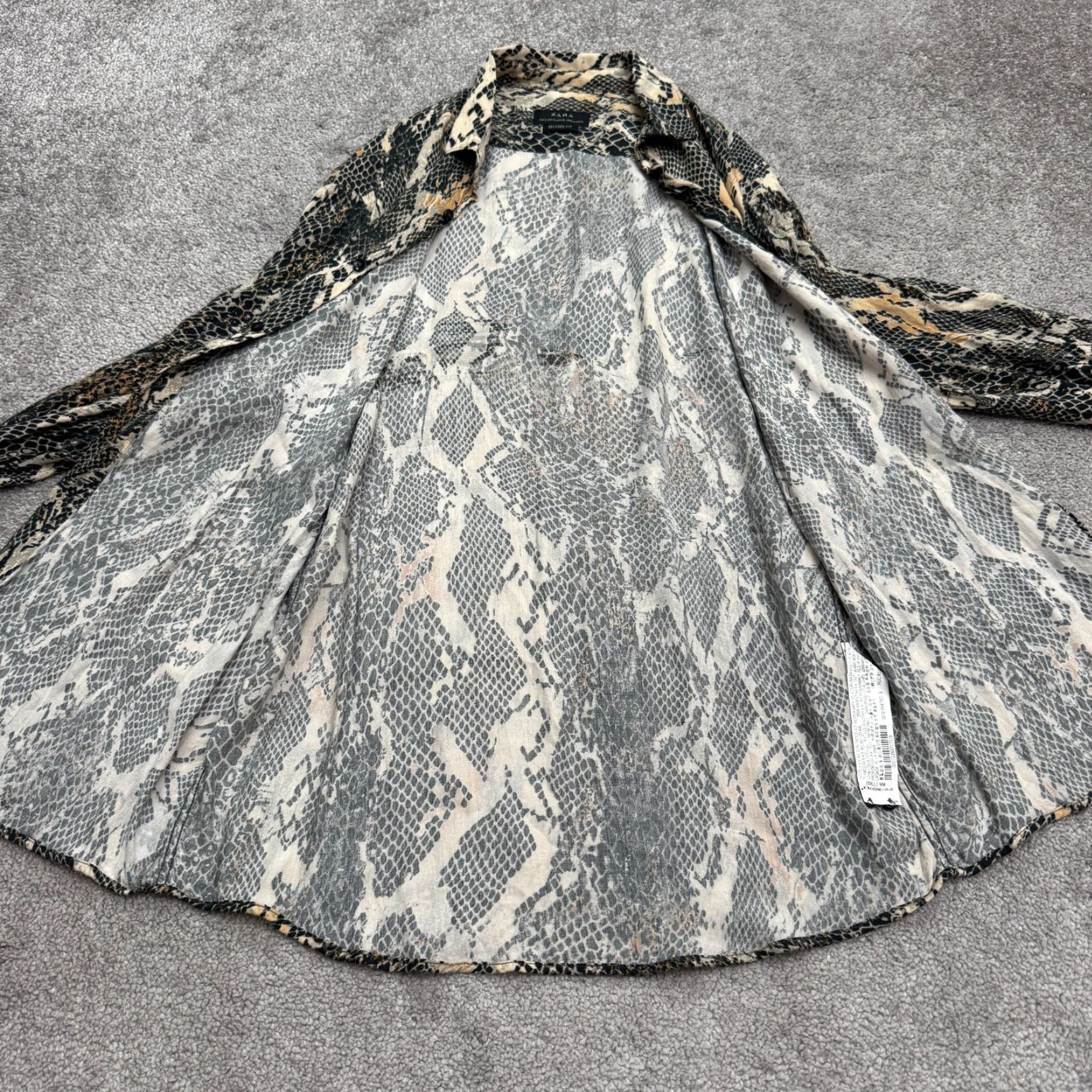 Zara VINTAGE Zara Snakeskin Button-Up Shirt Women Small Animal Print Long Sleeve Casual Size S / US 4 / IT 40 - 4 Thumbnail