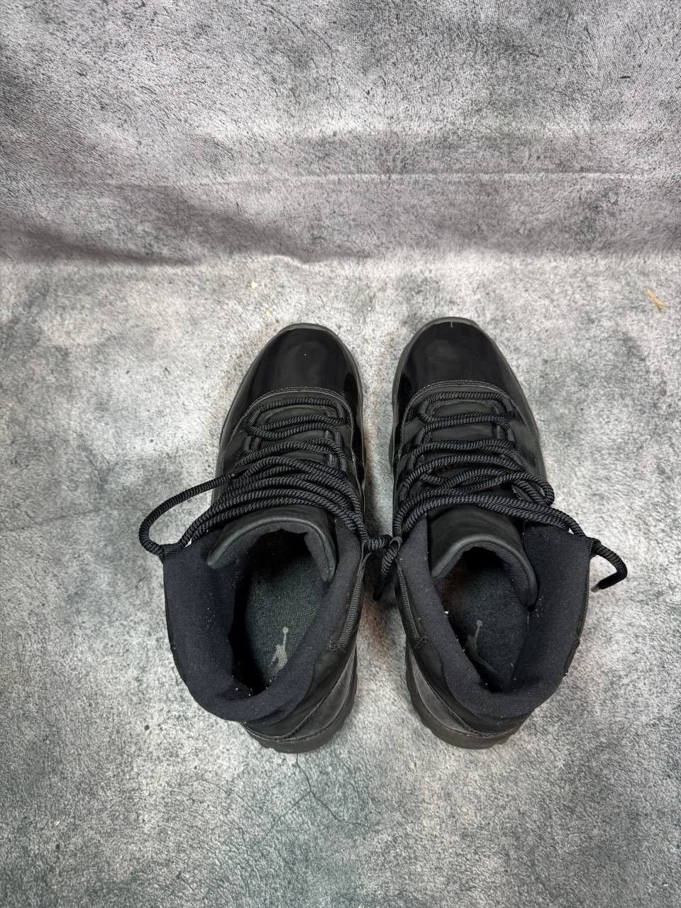 Jordan Brand Size 9.5 | Jordan 11 Cap and Gown No Box | Pre-Owned Size US 9.5 / EU 42-43 - 4 Thumbnail