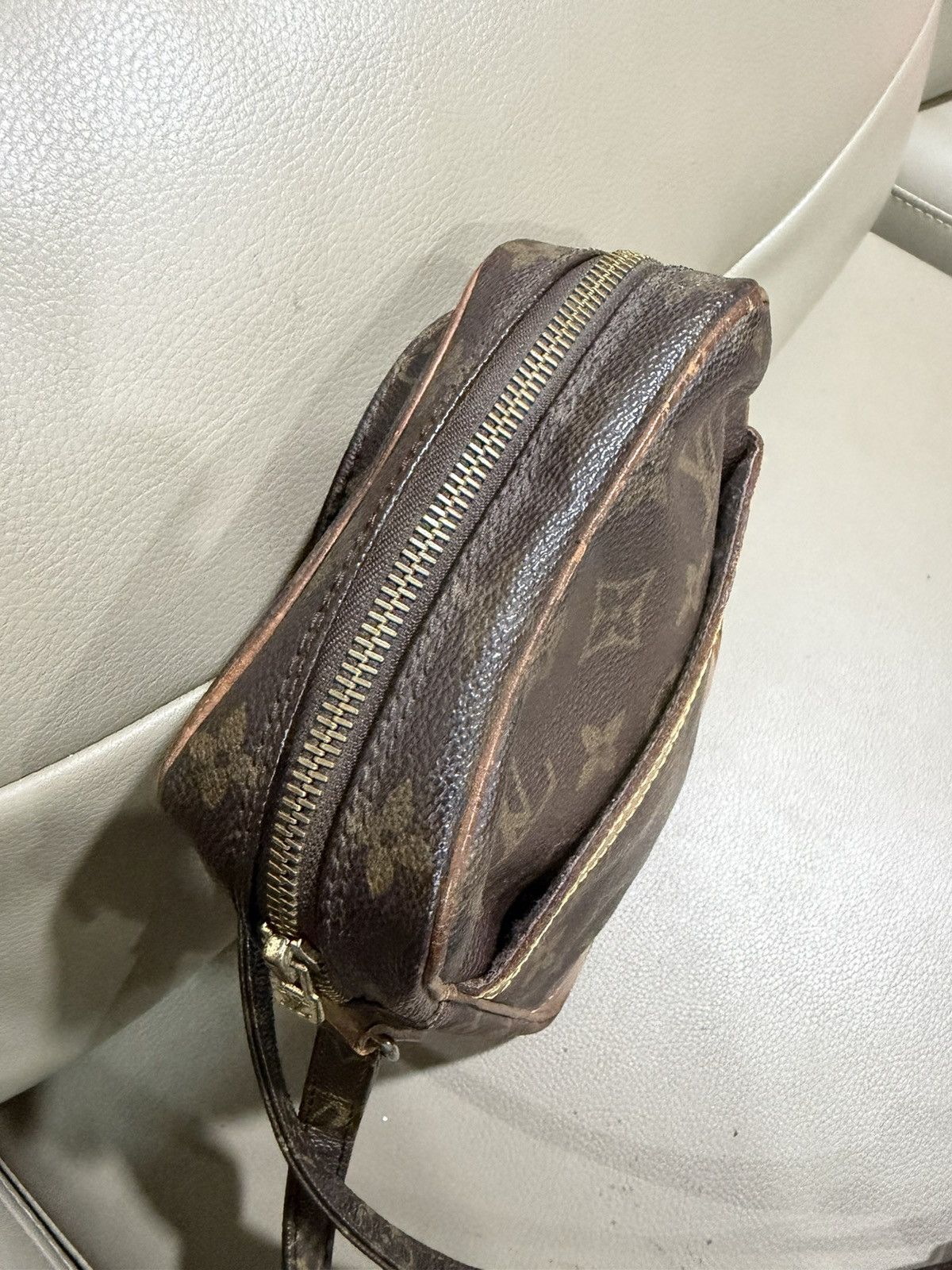 Louis Vuitton Authentic Vintage Louis Vuitton Monogram Danube Bag Size ONE SIZE - 11 Thumbnail