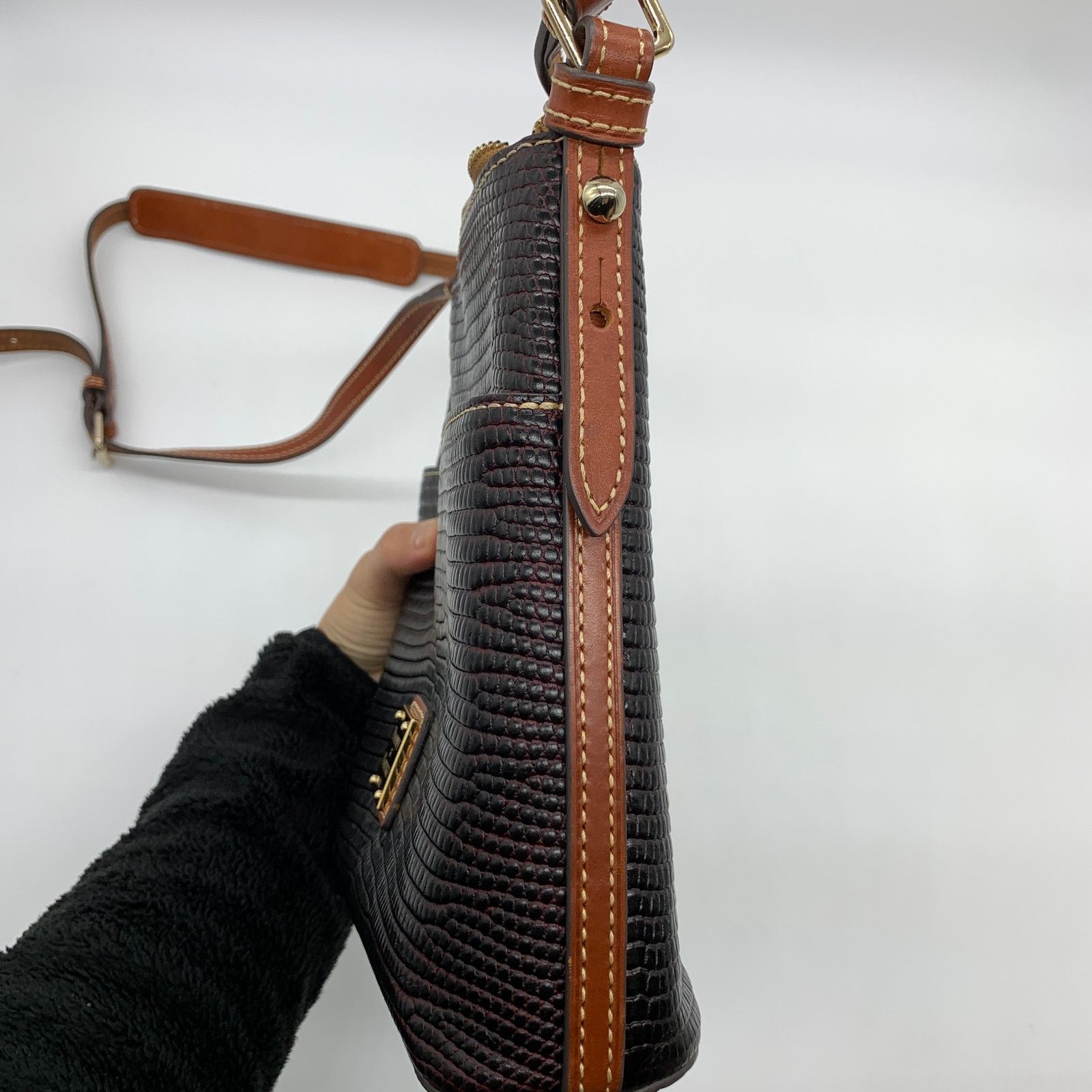 Dooney & Bourke Dooney & Bourke Leather Crossbody Purse Lizard Embossed Size ONE SIZE - 12 Thumbnail