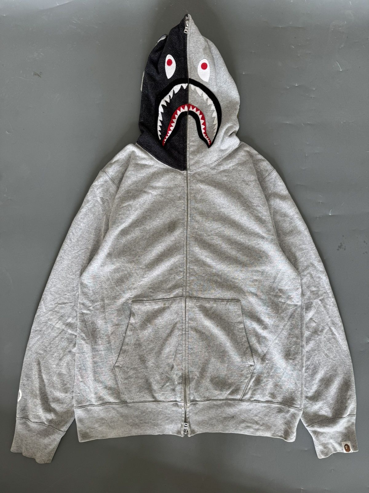 Bape VINTAGE BAPE SHARK WGM GREY ZIP HOODIE Size US XL / EU 56 / 4 - 1 Thumbnail