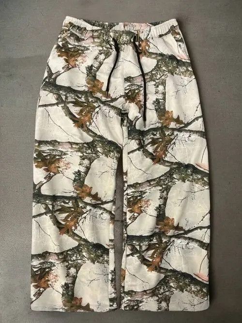Japanese Brand Camo Cargo Baggy Casual Straight Leg Forest Sweatpants Size US 34 / EU 50 - 1 Thumbnail