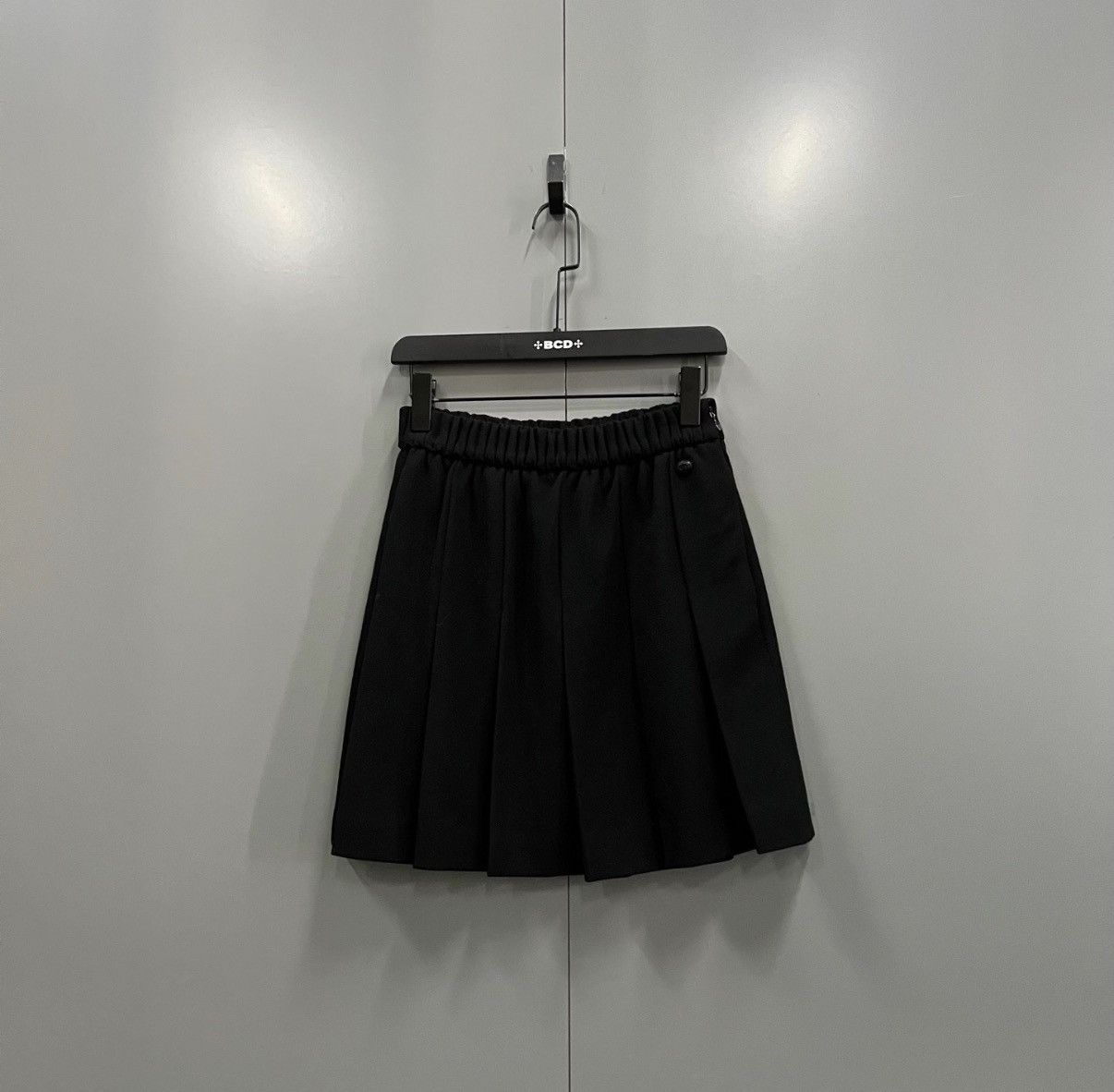 Chanel CHANEL Black Mini Skirt J41 Size 24" / US 00 / IT 34 - 1 Thumbnail
