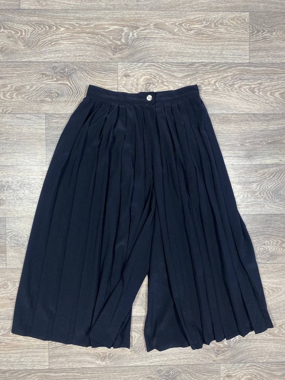 Max Mara Vintage MaxMara black pants pleated cullotes skirt Size 32" / US 10 / IT 46 - 6 Thumbnail