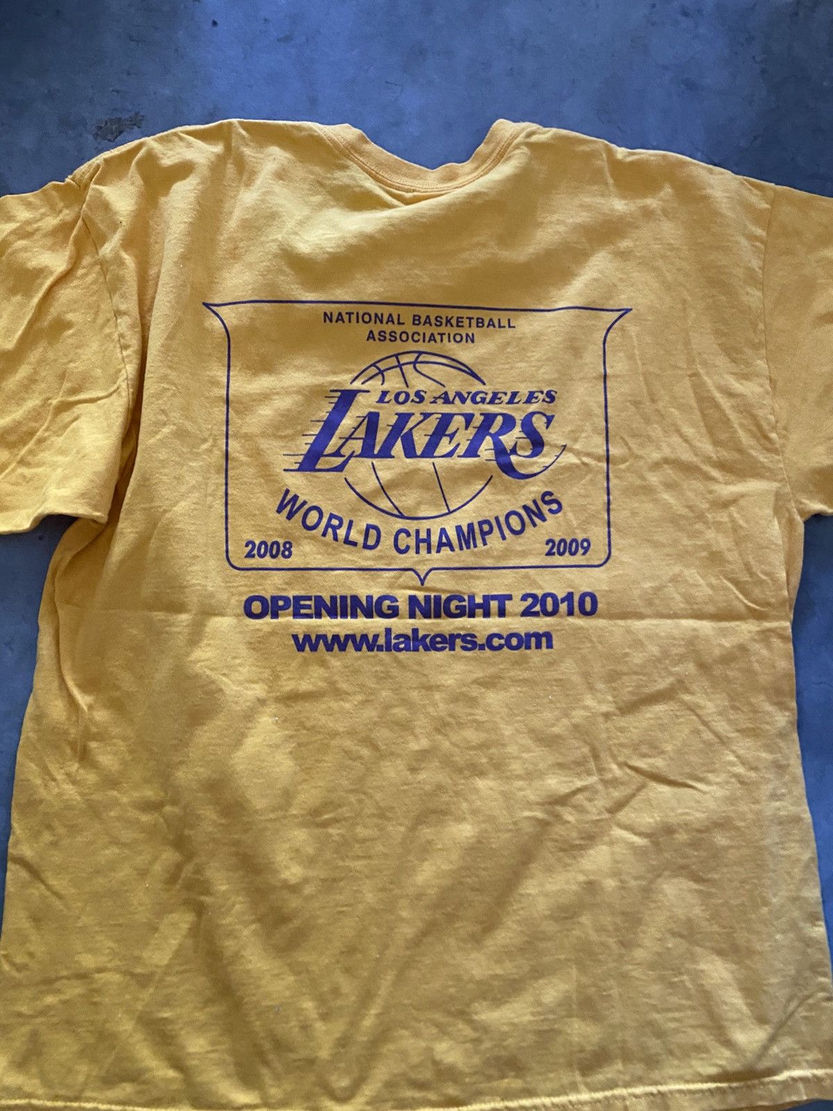 Vintage Vintage Los Angeles Lakers Gold Tee Size US XL / EU 56 / 4 - 1 Thumbnail