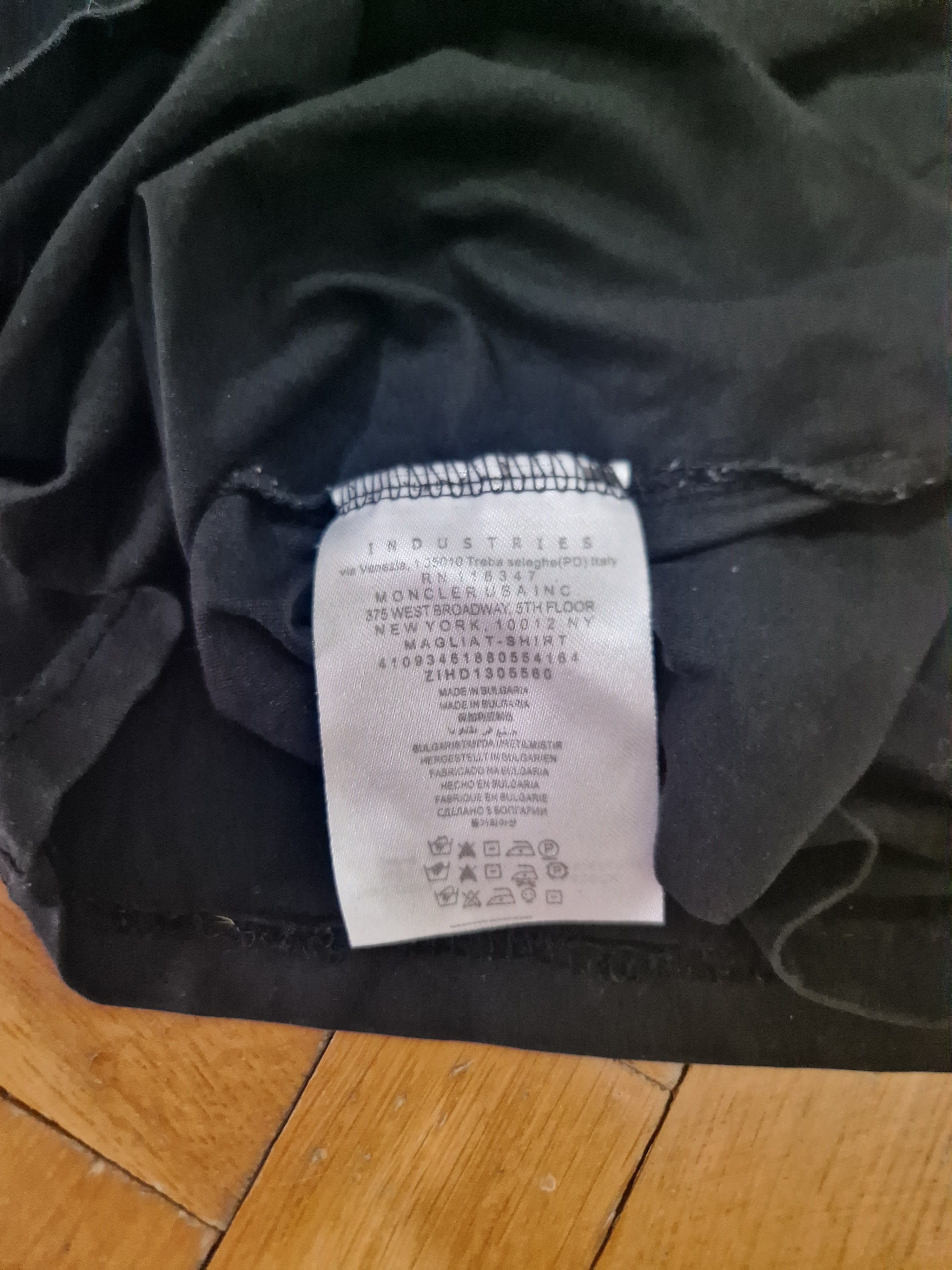 Moncler Moncler t-shirt Size US S / EU 44-46 / 1 - 4 Thumbnail