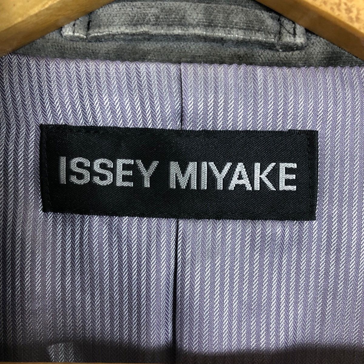 Issey Miyake Vintage Issey Miyake 2007 A/W Patchwork Velvet Jacket Size US M / EU 48-50 / 2 - 8 Thumbnail