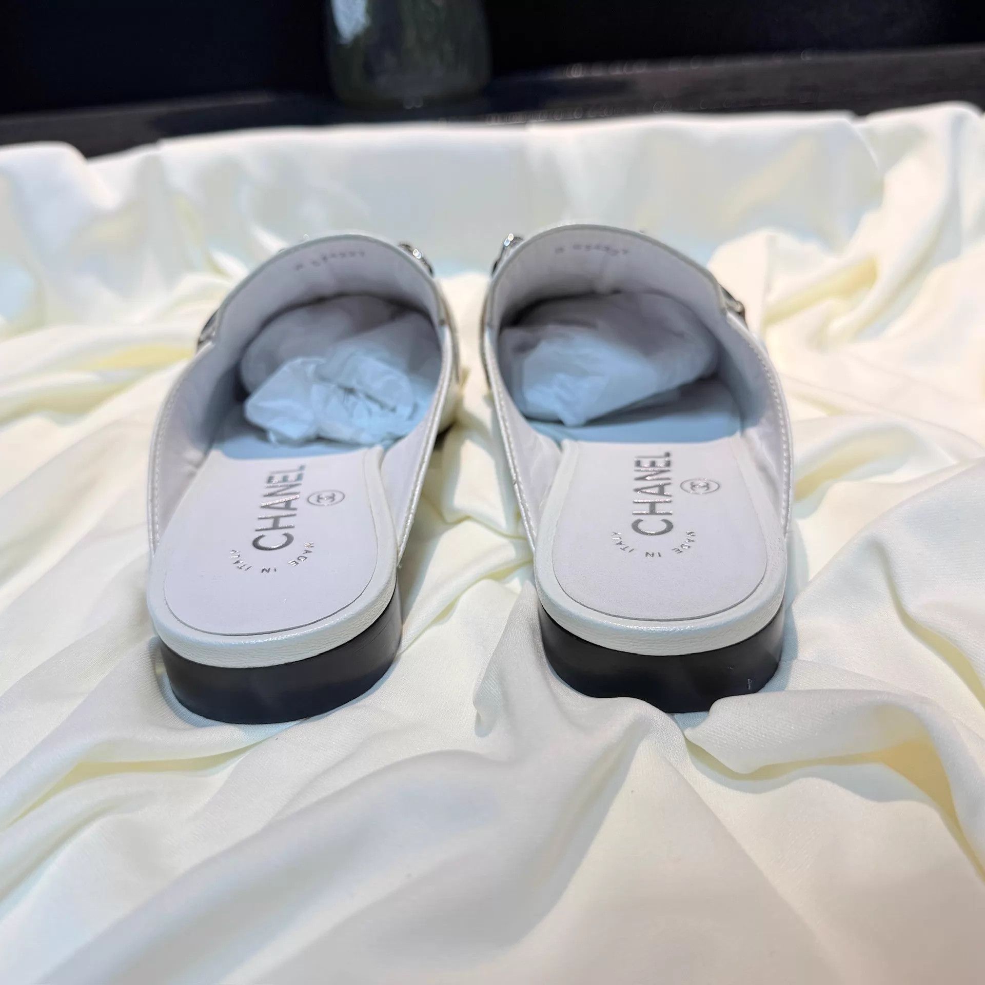 Chanel CHANEL Black & White Panda Charm Mule 36 Size US 5.5 / IT 35.5 - 3 Thumbnail