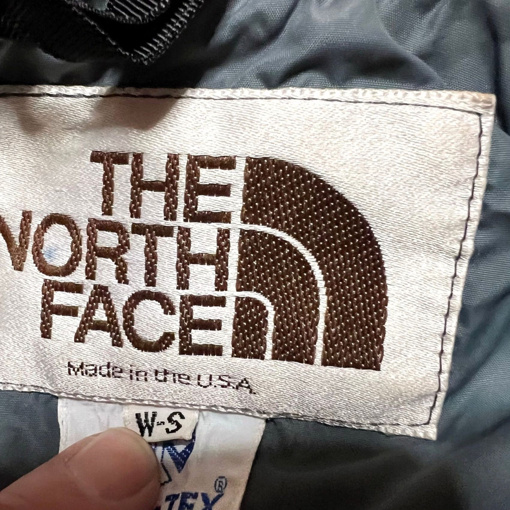 The North Face VINTAGE The North Face Coat Womens Small Red Ski Goretex Jacket Womens Small Red Ski Goretex Jacket Size S / US 4 / IT 40 - 7 Thumbnail