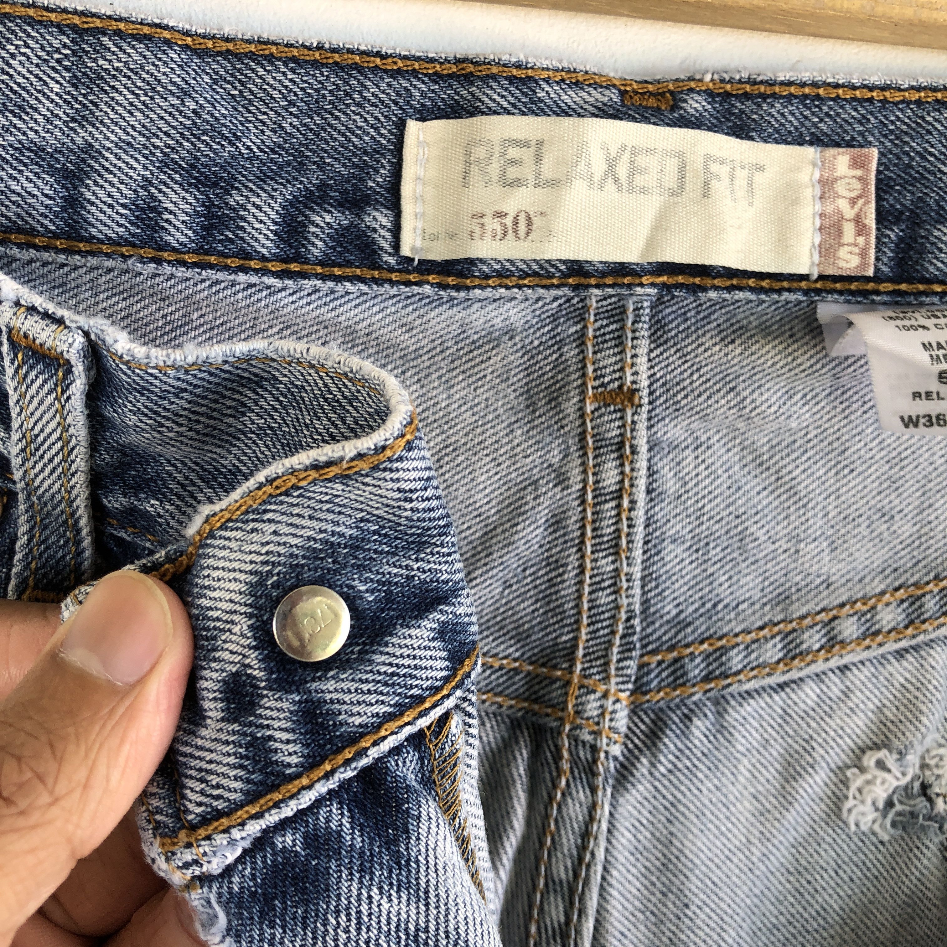 Levi's Vintage Levis Sun Faded Jeans Levi's 550 Light Wash Denim Size US 32 / EU 48 - 7 Thumbnail