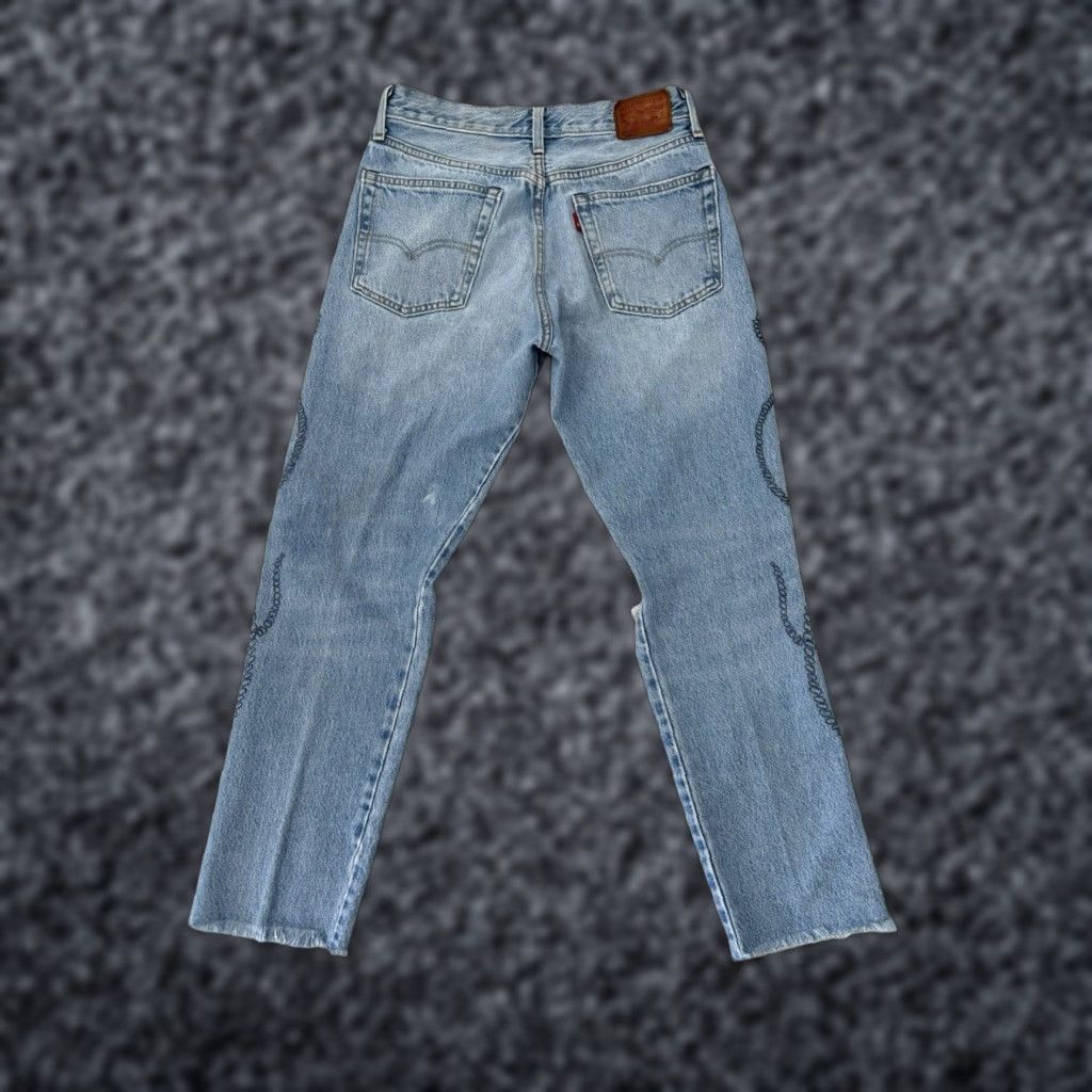 VINTAGE Levi’s 501 Jeans Straight Jeans Women 26X28 Blue Stonewash Button Fly Raw Hem Distressed 90s Boho