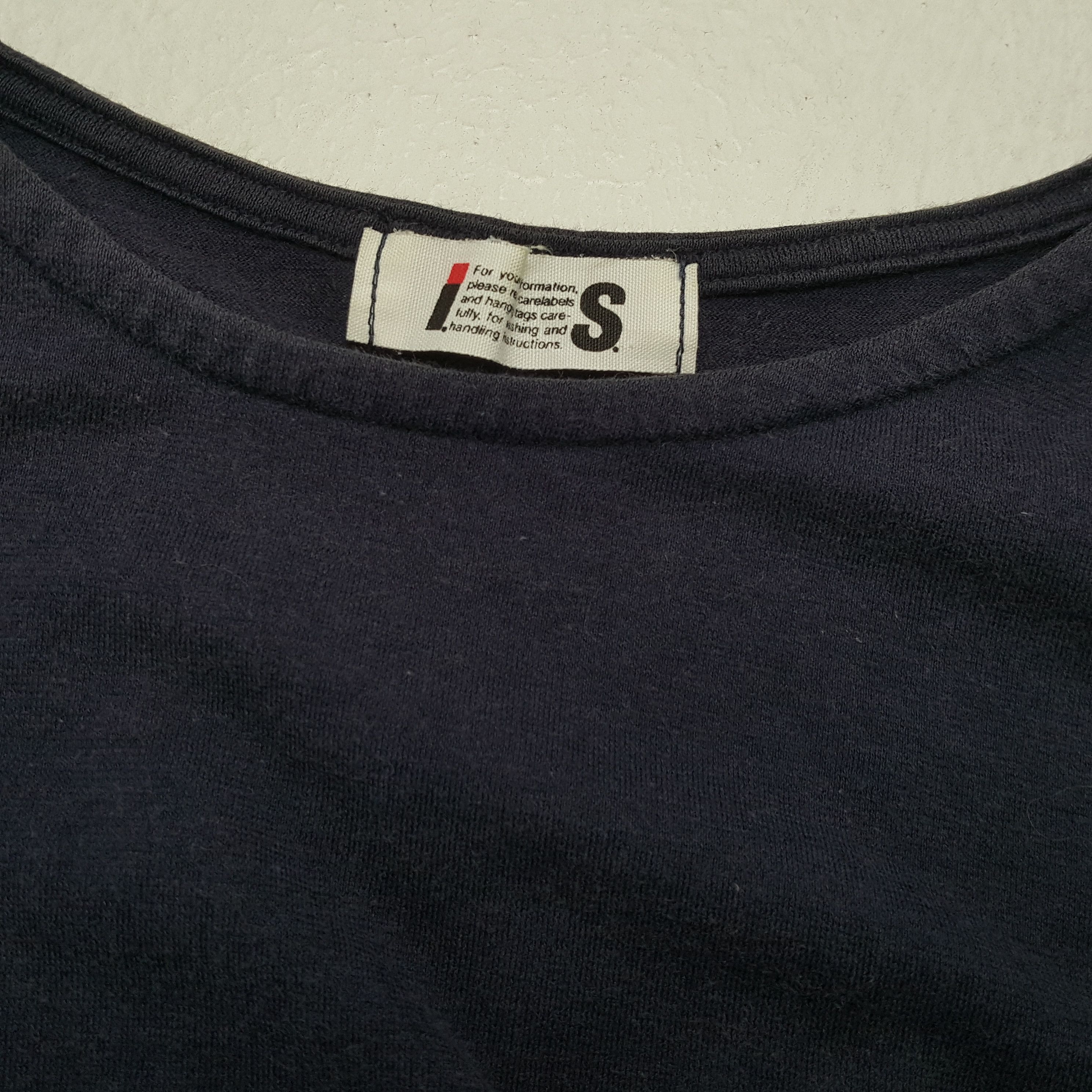 Designer × Issey Miyake × Vintage I.S by ISSEY MIYAKE Tshirt Japanese Designer Plain Design Size US S / EU 44-46 / 1 - 7 Thumbnail