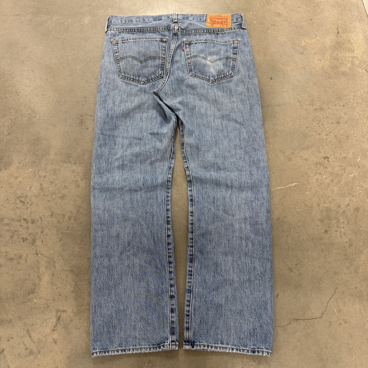 Levi's Levi's 501 Original Fit Jeans Light Wash Size US 34 / EU 50 - 1 Thumbnail