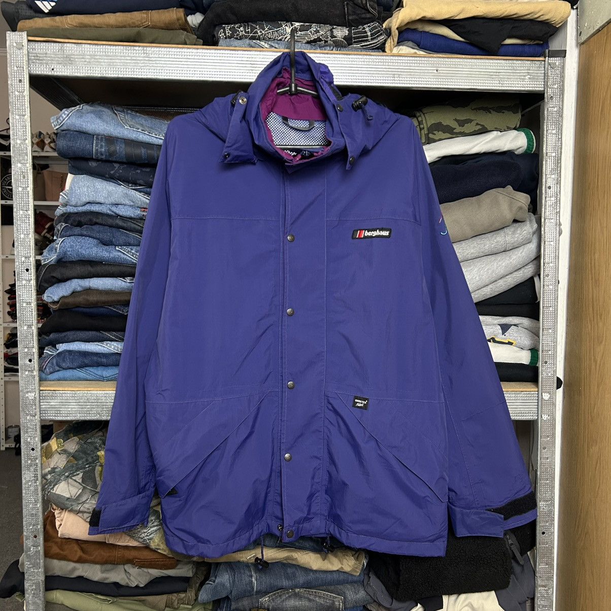 Berghaus Vintage Berghaus Small logo Gore Tex 90’s Made In England Size US S / EU 44-46 / 1 - 1 Thumbnail