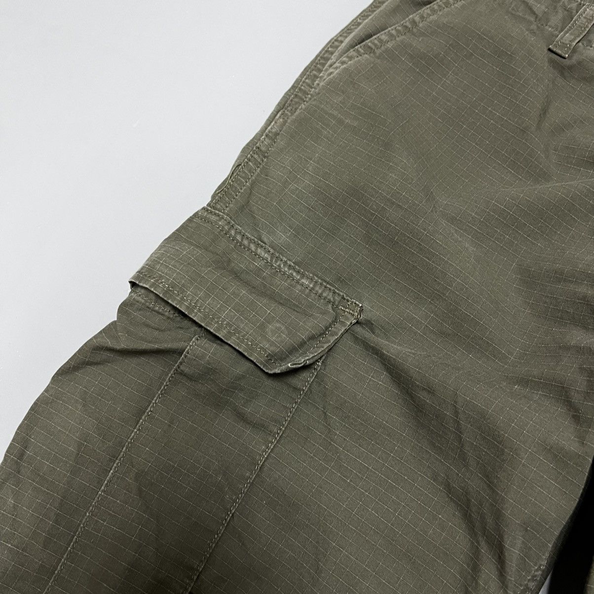 Carhartt × Carhartt Wip × Vintage Carhartt Vintage Cargo Pants Size US 31 - 17 Thumbnail