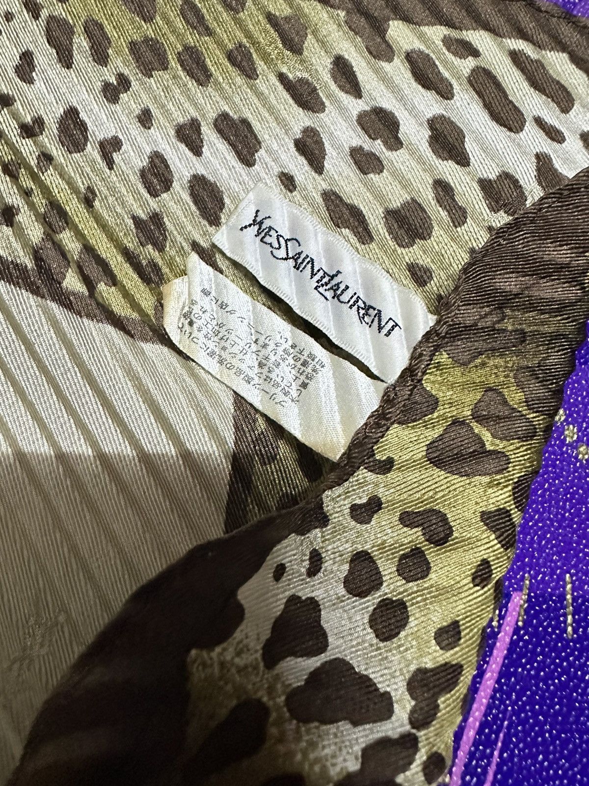 Yves Saint Laurent Vintage Yves Saint Laurent Leopard Pleated Silk Scarf-SCA351 Size ONE SIZE - 7 Thumbnail