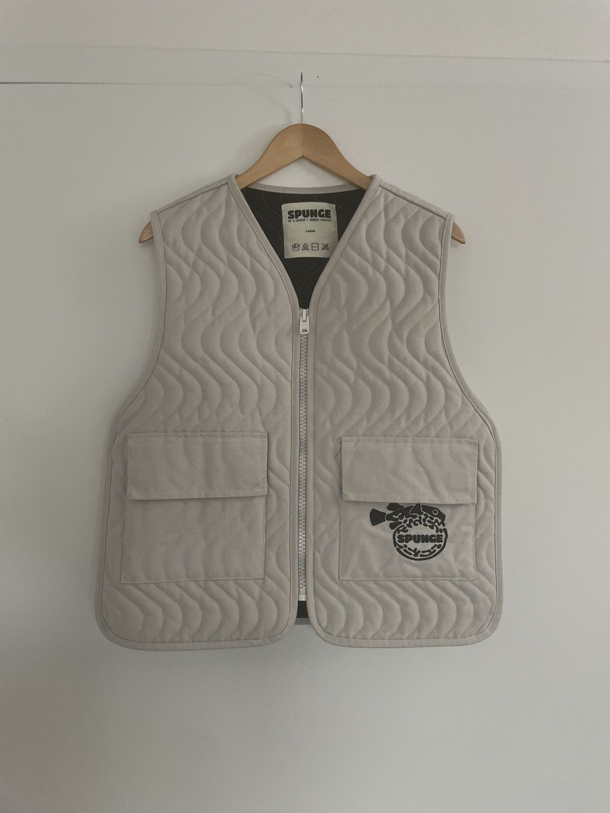 image of he Bembury Spunge Lowtide Vest in White, Men's (Size Large)