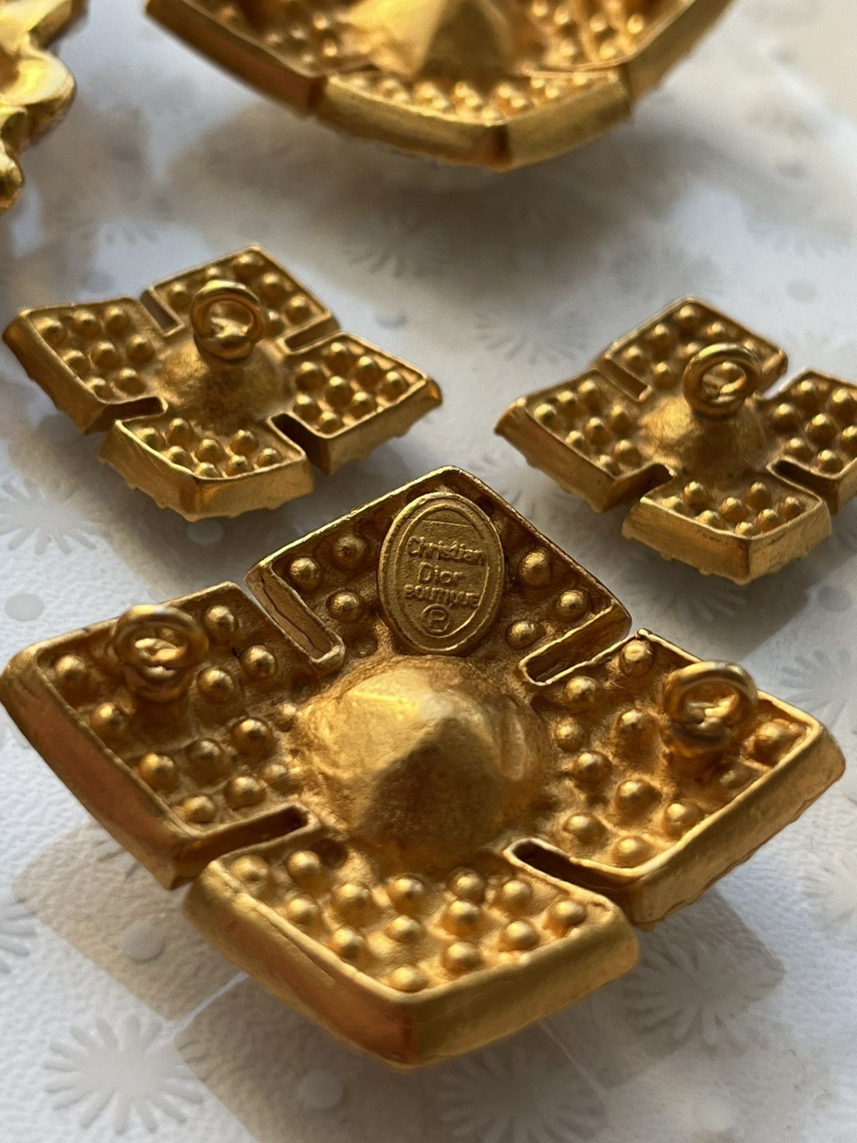 Christian Dior Monsieur Christian Dior Boutique 90s Gold Plated Rhinestones Brooches Size ONE SIZE - 10 Thumbnail