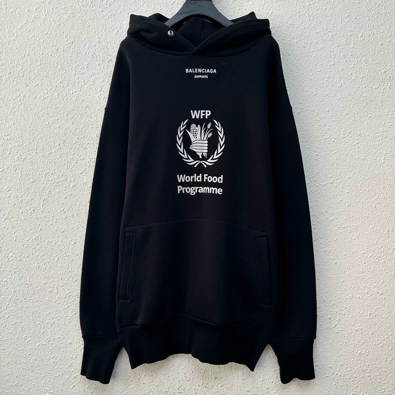 Balenciaga balenciaga world food programme hoodie Size US S / EU 44-46 / 1 - 1 Thumbnail