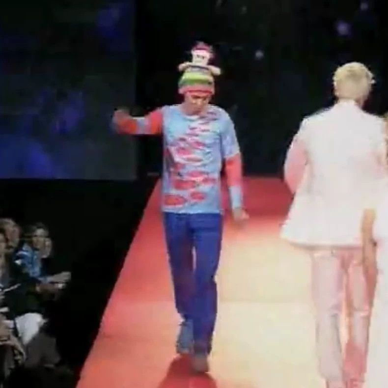 Walter Van Beirendonck walter van beirendonck Mediaeval pioneer visual colour lon Size US S / EU 44-46 / 1 - 1 Thumbnail
