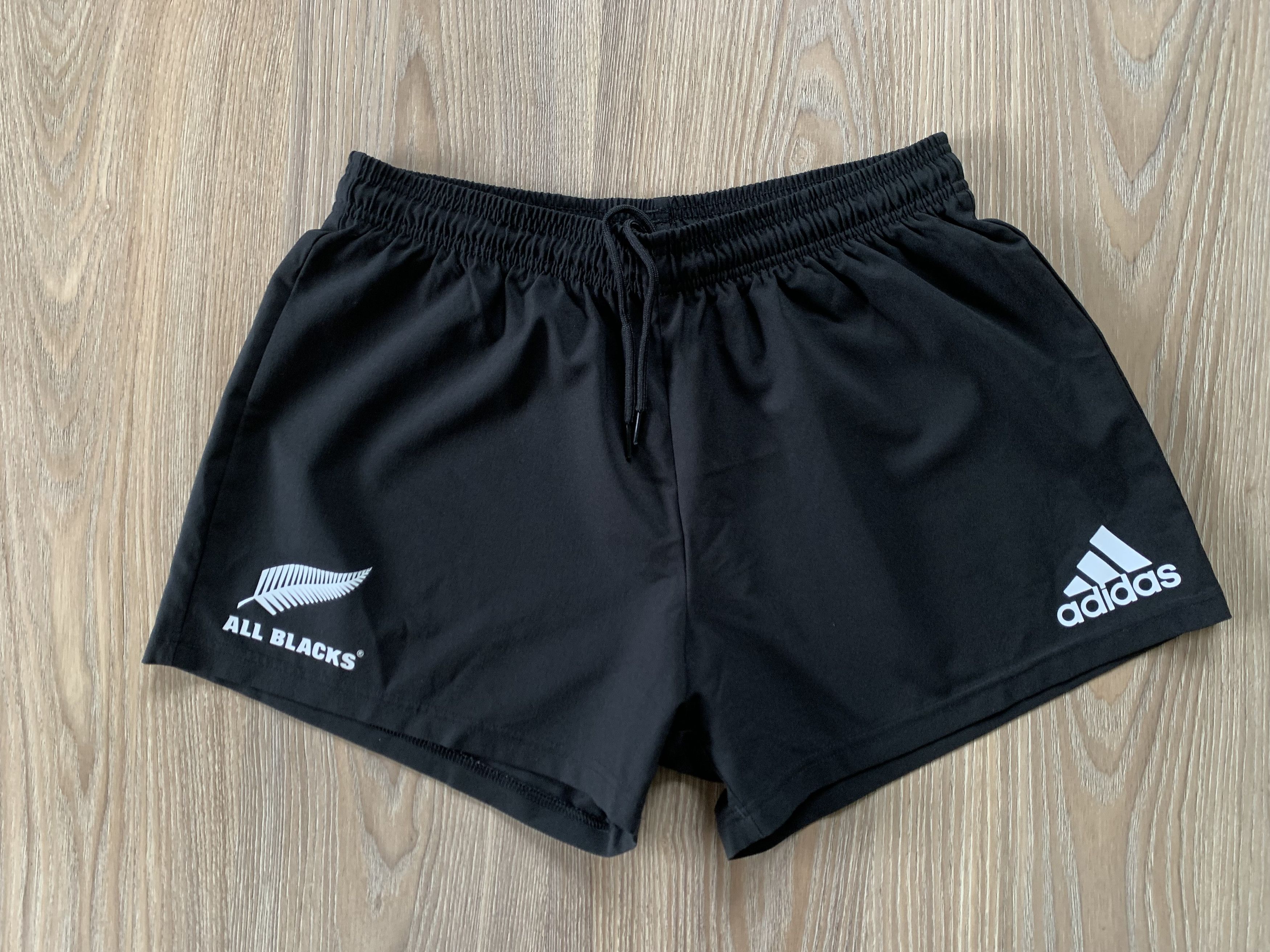 Adidas × Vintage Adidas All Blacks Shorts 2019 Size US 34 / EU 50 - 2 Thumbnail