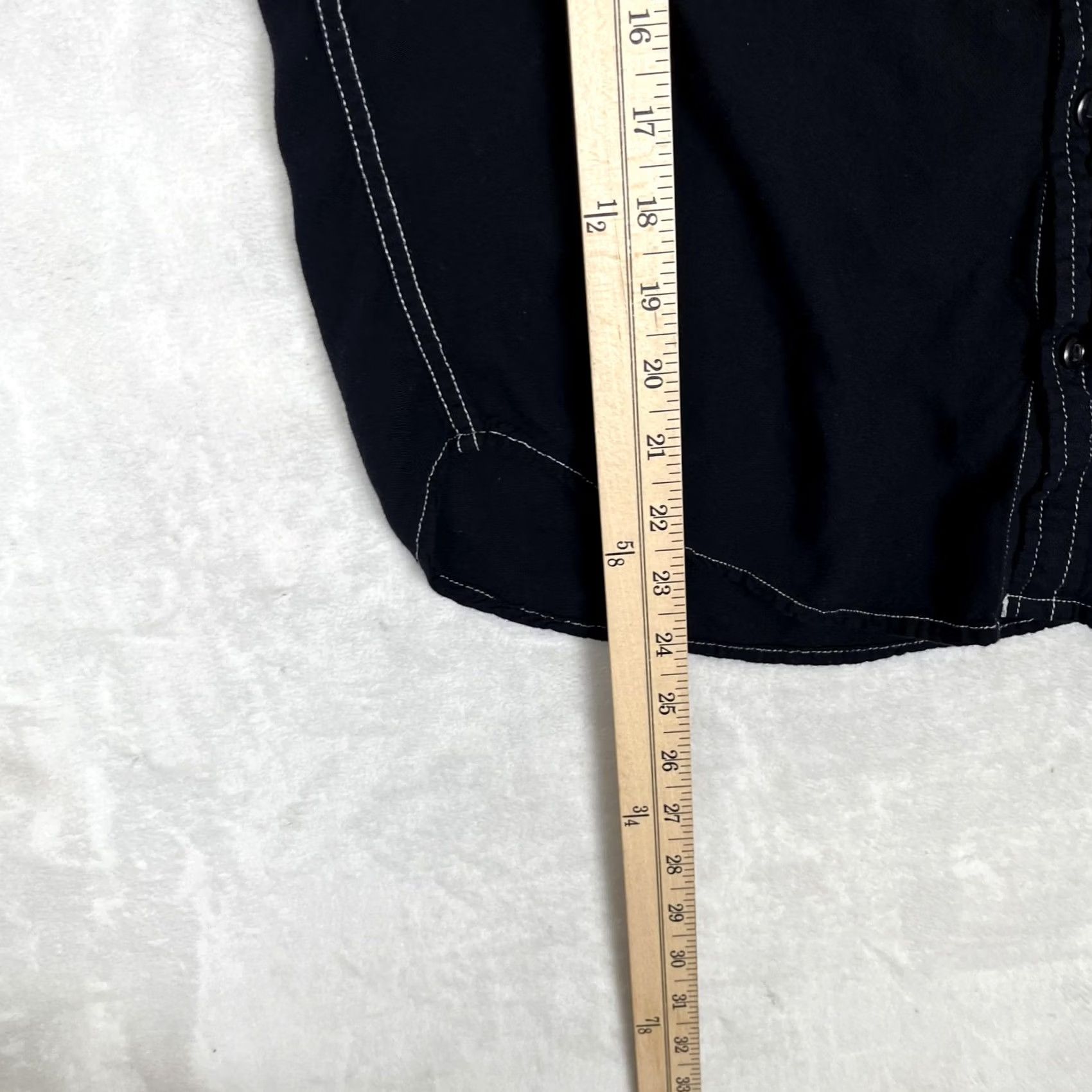 Hot Topic Hot Topic Mens Black Solid Short Sleeve Button-Front Shirt Small S Rayon Casual Goth Summer Size S / US 4 / IT 40 - 4 Thumbnail