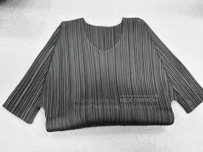 Issey Miyake Issey Miyake Crew Neck Short Sleeve T-Shirt Size L / US 10 / IT 46 - 1 Thumbnail