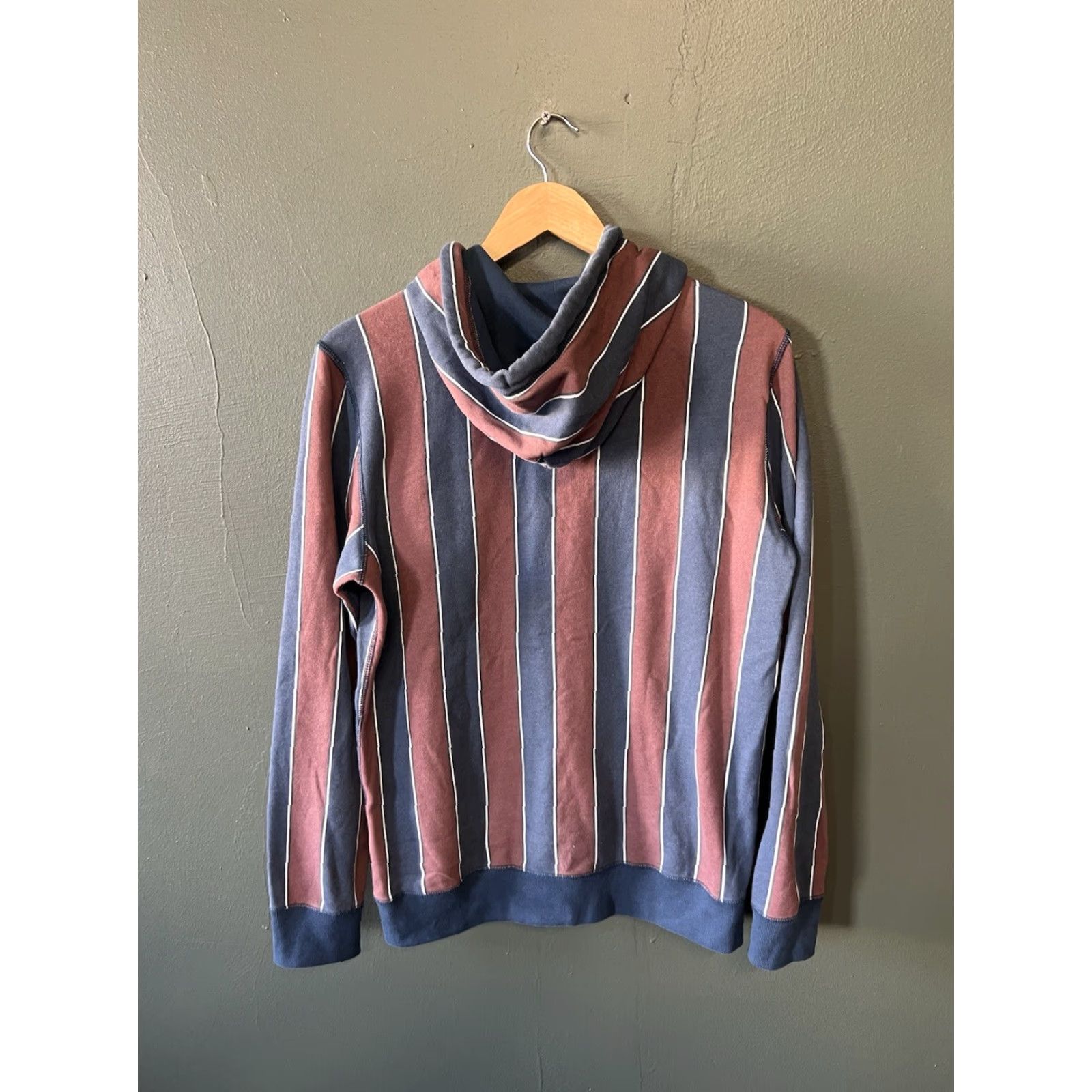 Abercrombie & Fitch Abercrombie & Fitch Mens Hooded Pullover Sweatshirt Size S Striped Blue Pullover Hoodie Mens Size US S / EU 44-46 / 1 - 2 Thumbnail