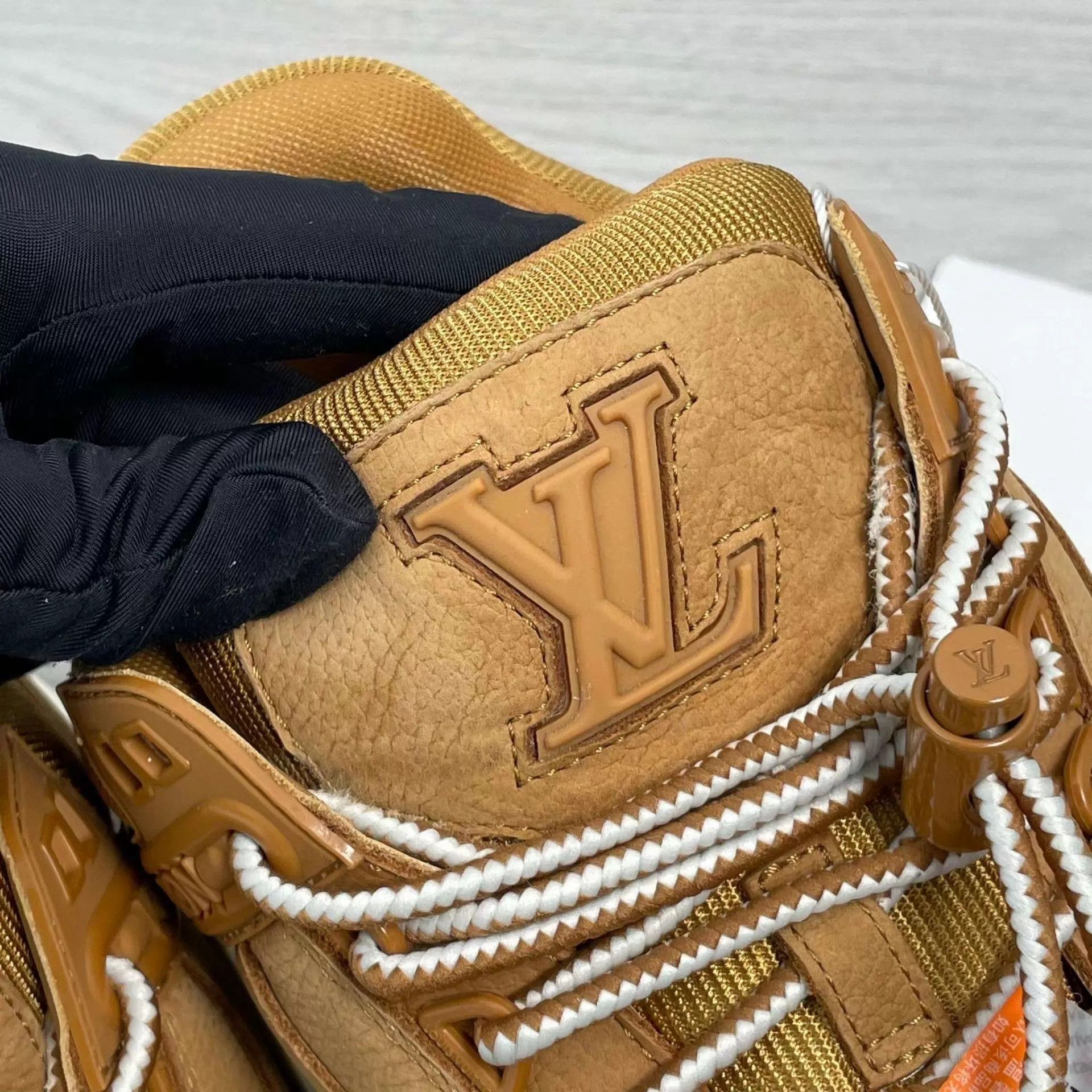 Louis Vuitton LV Trainer Maxi Brown US 4 Size US 4 / IT 34 - 6 Thumbnail