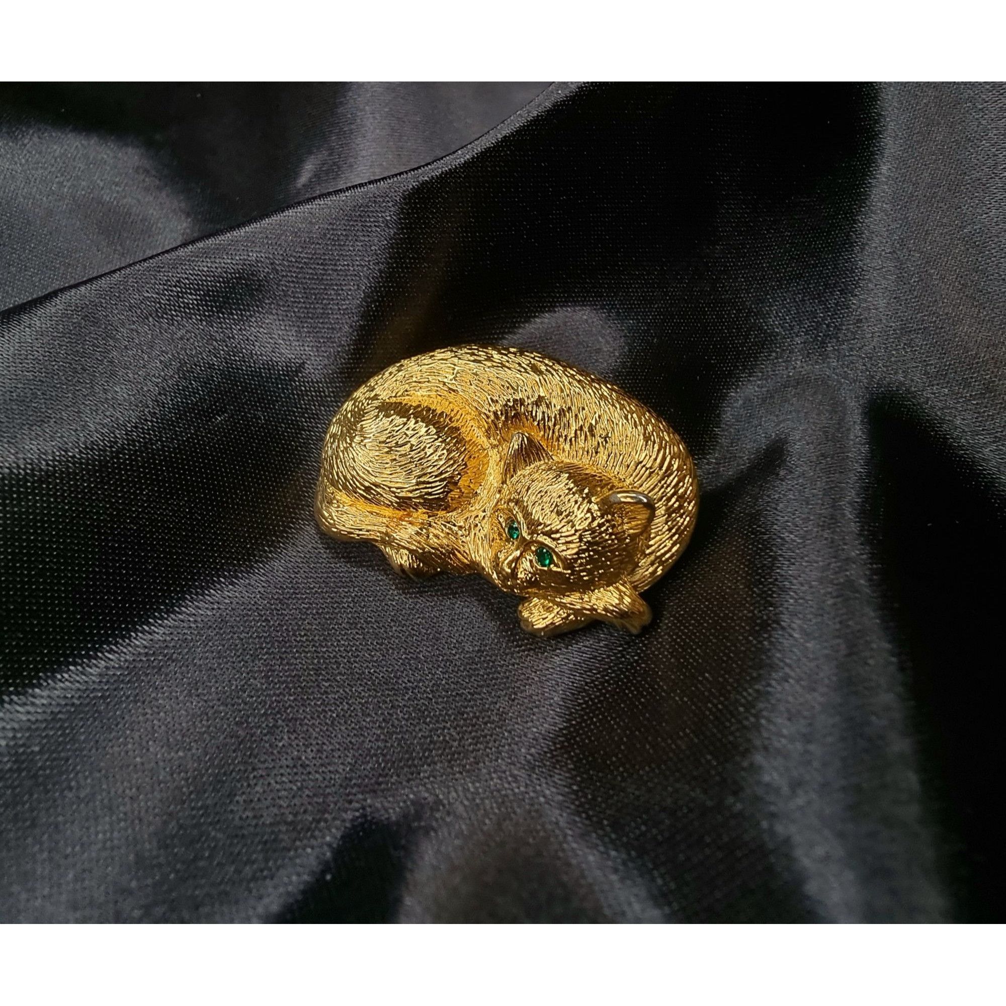 Vintage Rare Find Vintage Les Bernard Gold-Tone Cat Brooch With Gree Size ONE SIZE - 4 Thumbnail