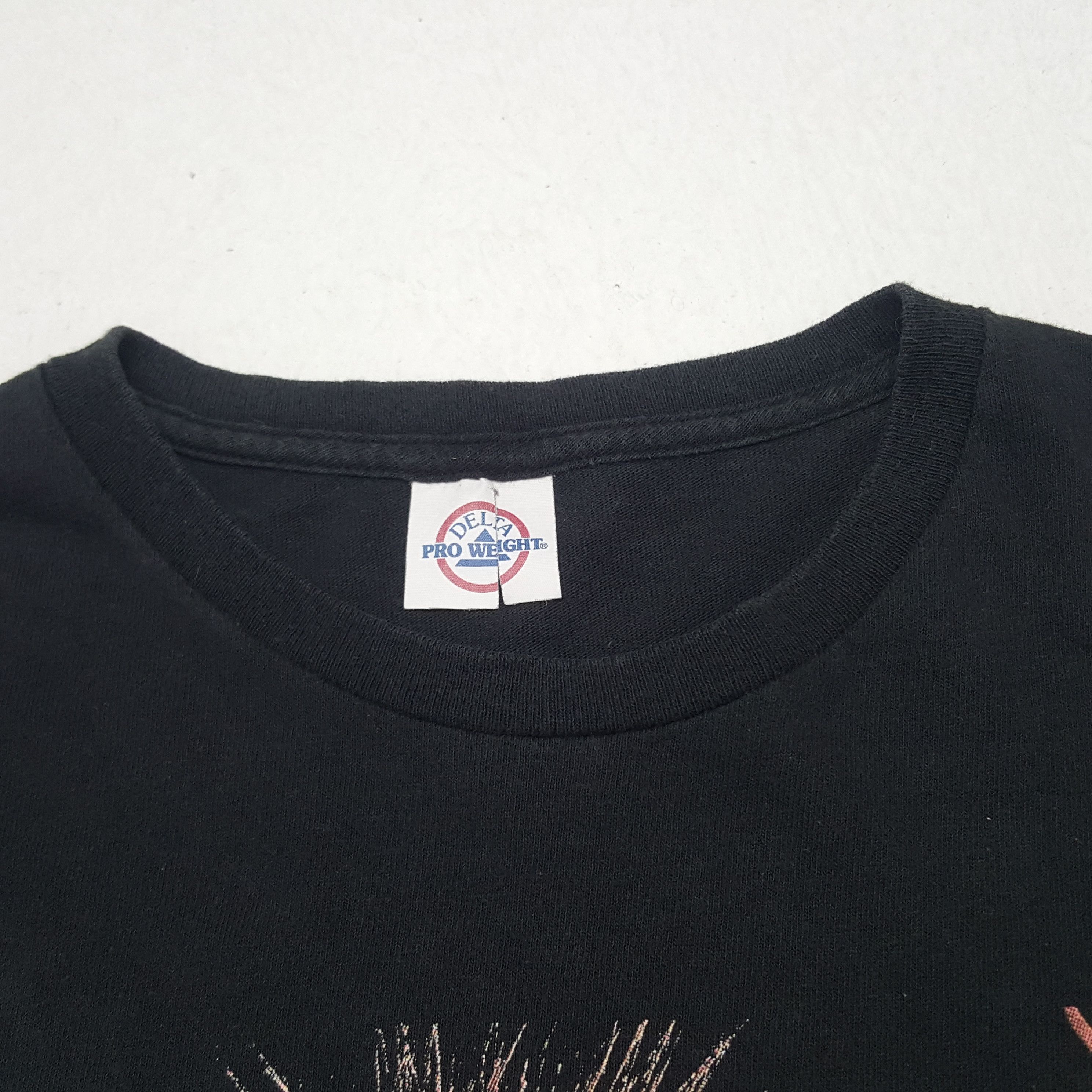 Band Tees × Vintage Vintage Pink World Tour 2019 Rock Single Tshirt Size US L / EU 52-54 / 3 - 5 Thumbnail