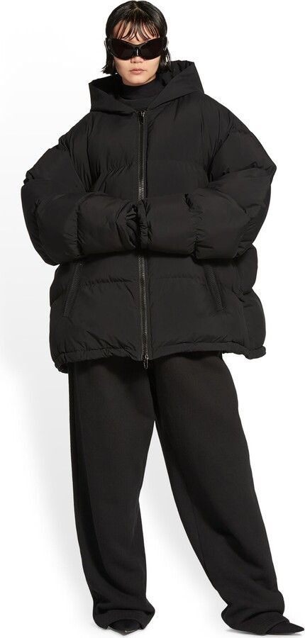 Balenciaga o1w1db10125 Sporty B Hooded Puffer Jacket in Black Size US XL / EU 56 / 4 - 3 Thumbnail