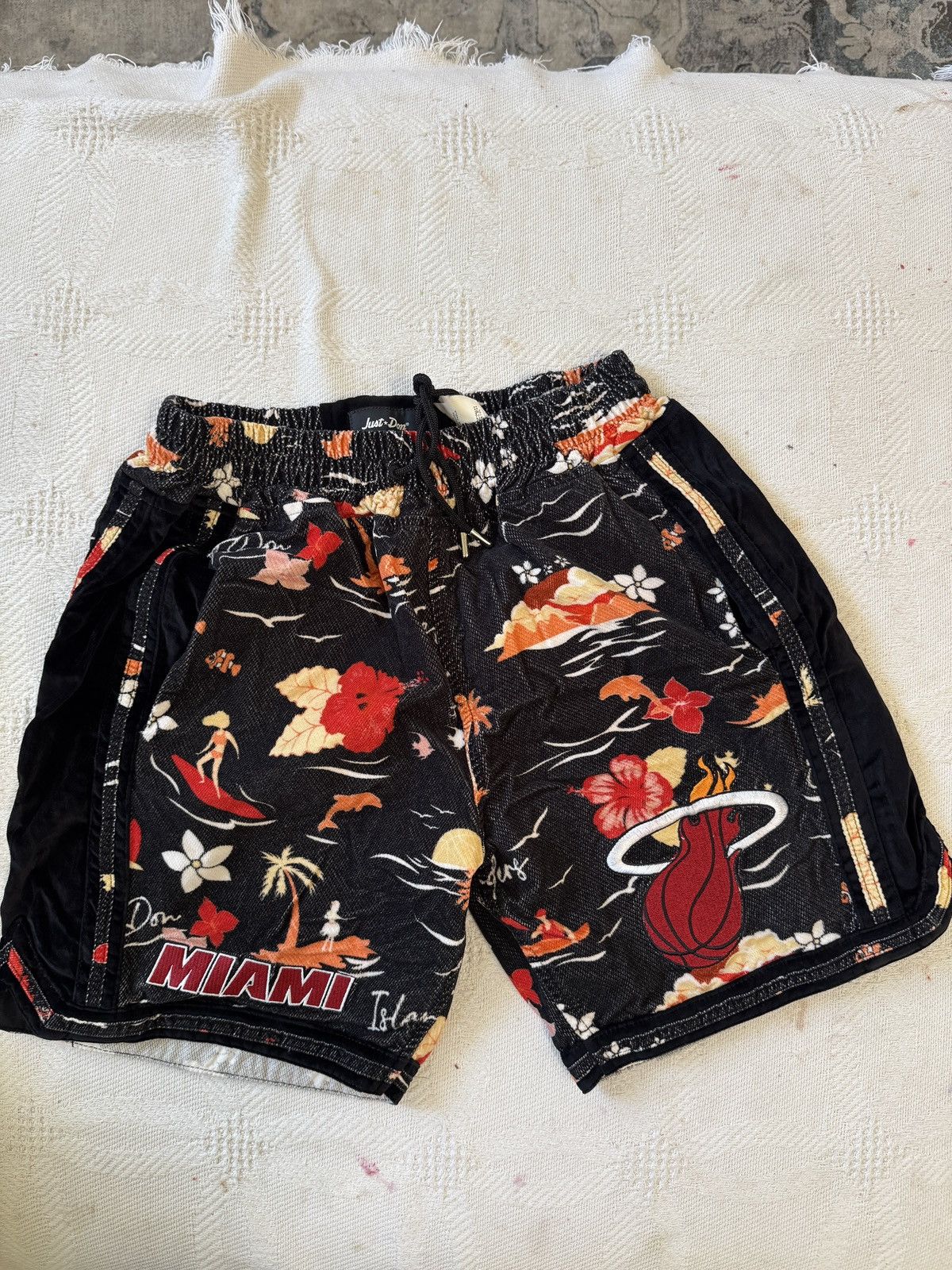 Just Don Just Don Miami Heat shorts size M Size US 31 - 1 Thumbnail