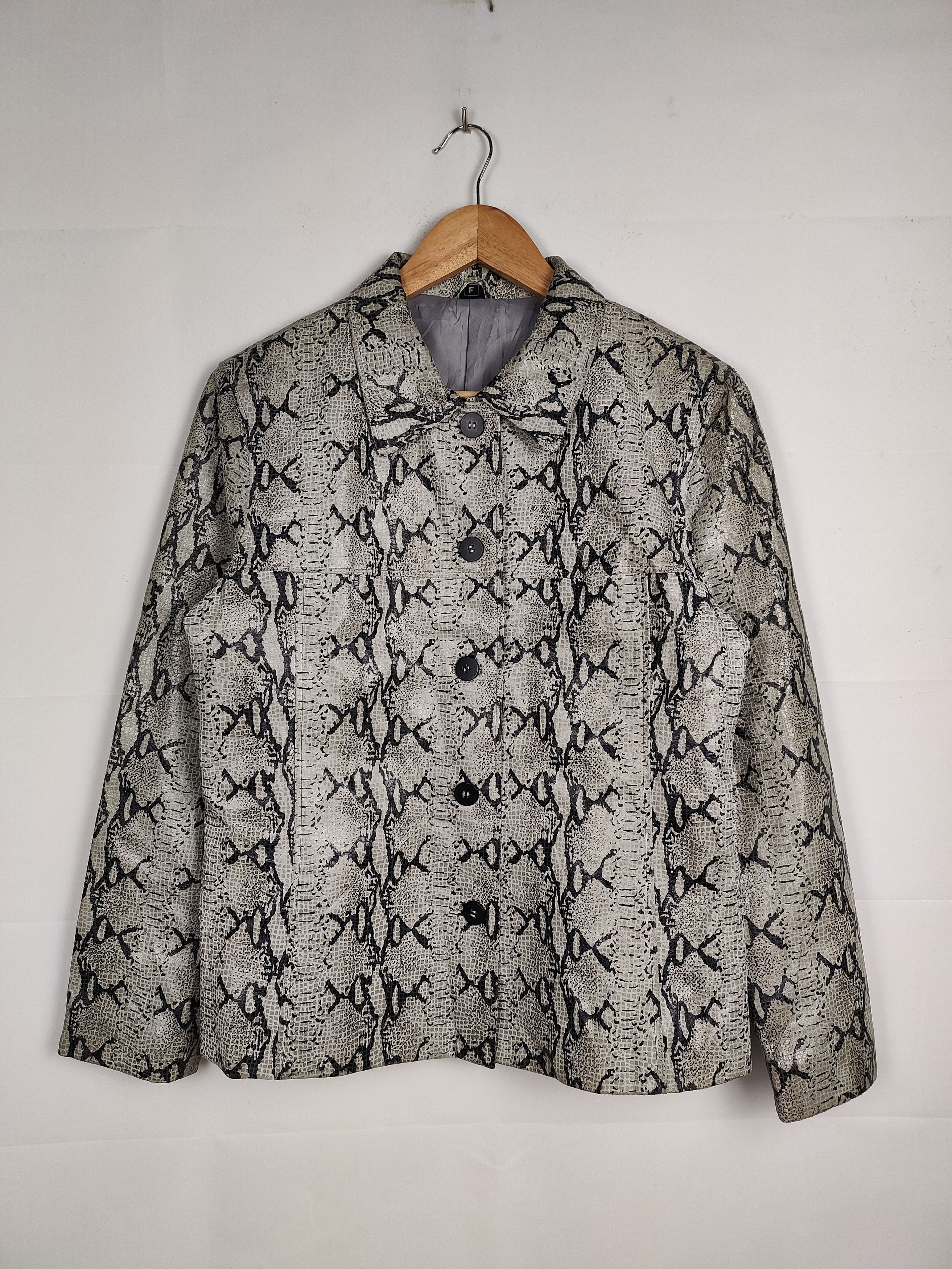 Japanese Brand Vintage Snake Design Leather Jacket Size US S / EU 44-46 / 1 - 1 Thumbnail