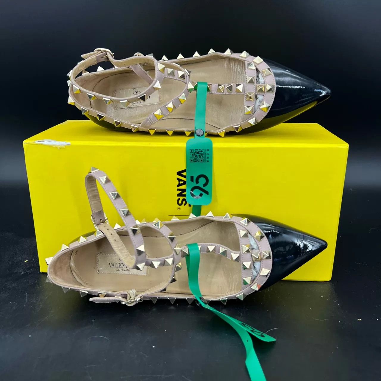 Valentino Valentino Low-Top Rivet Shoes Black 36.5 Worn Once, Clean Size US 6 / IT 36 - 2 Thumbnail