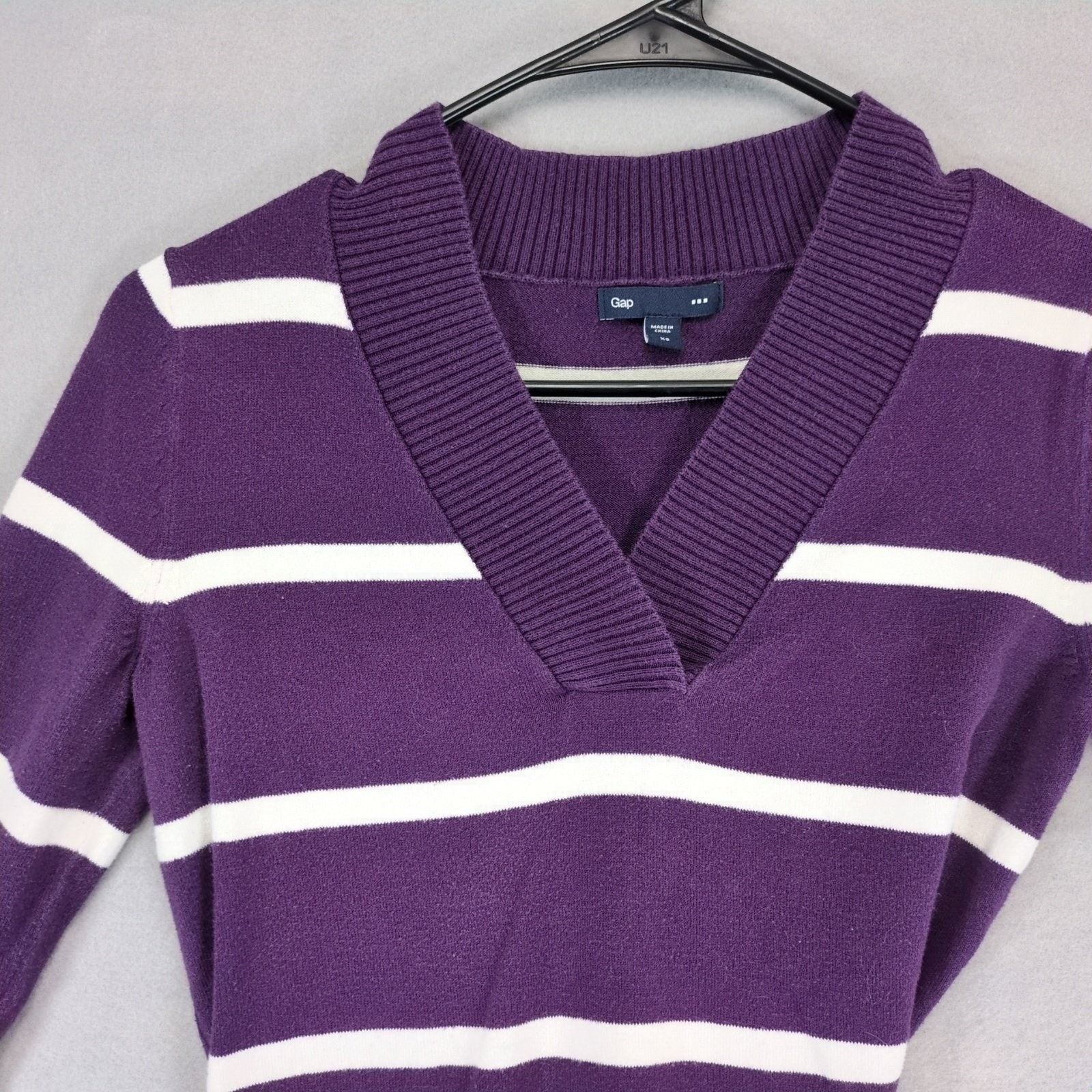 Gap GAP Women's XS V-Neck Purple Striped Knit Sweater Top Size XS / US 0-2 / IT 36-38 - 3 Thumbnail