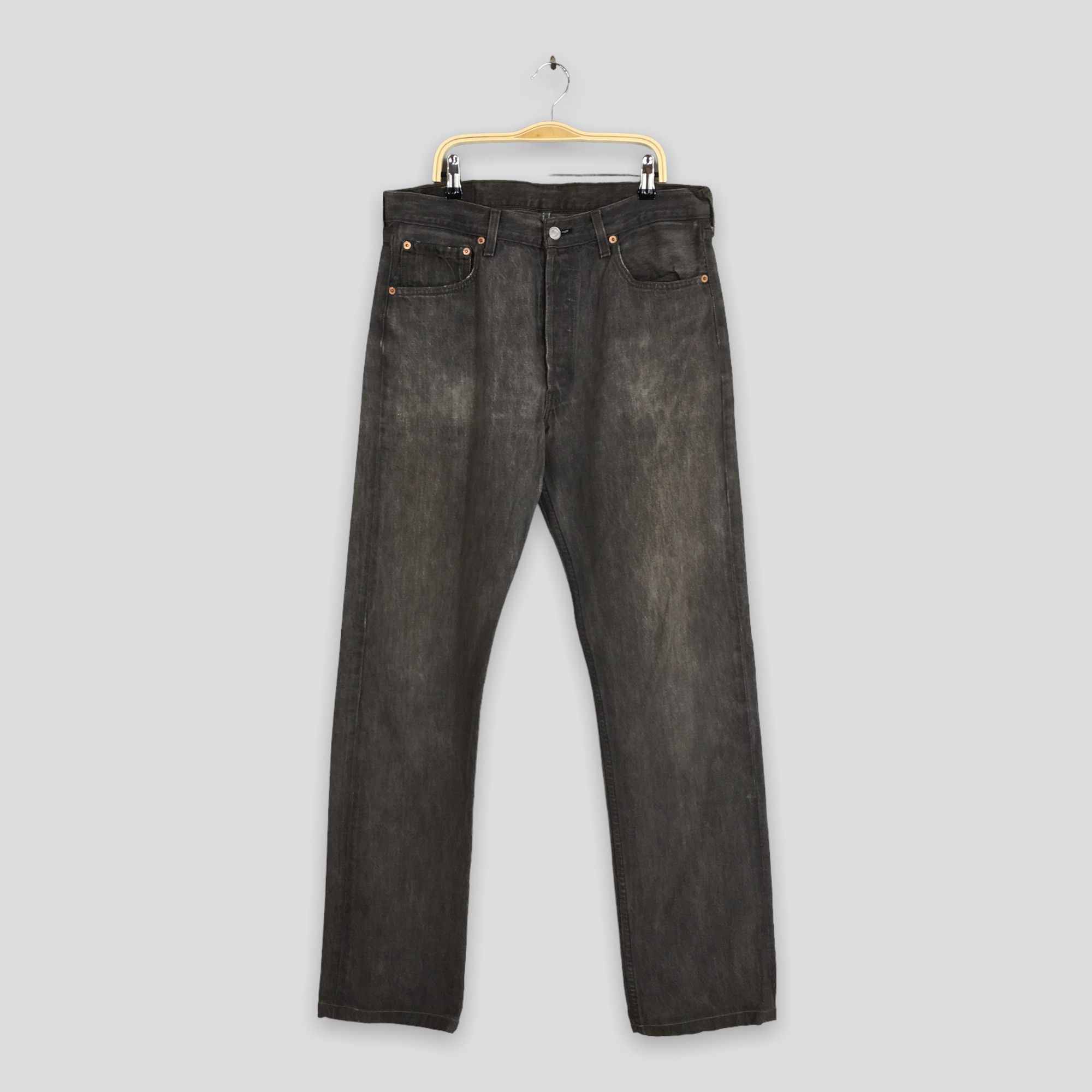 image of Size 32X32 Vintage Levi's 501 Faded Black Light Washjeans, Men's