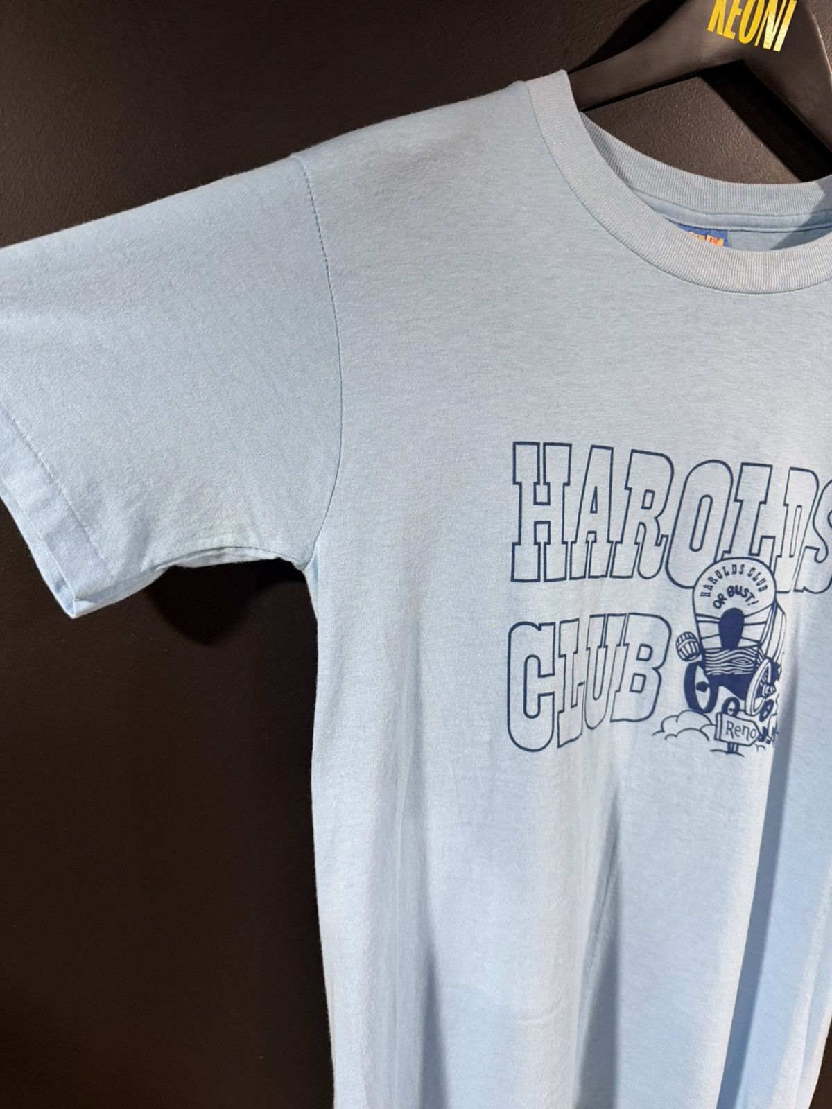 Vintage 1980s Vintage Harolds Club Casino Single Stitch Thin Tee M Size US M / EU 48-50 / 2 - 3 Thumbnail
