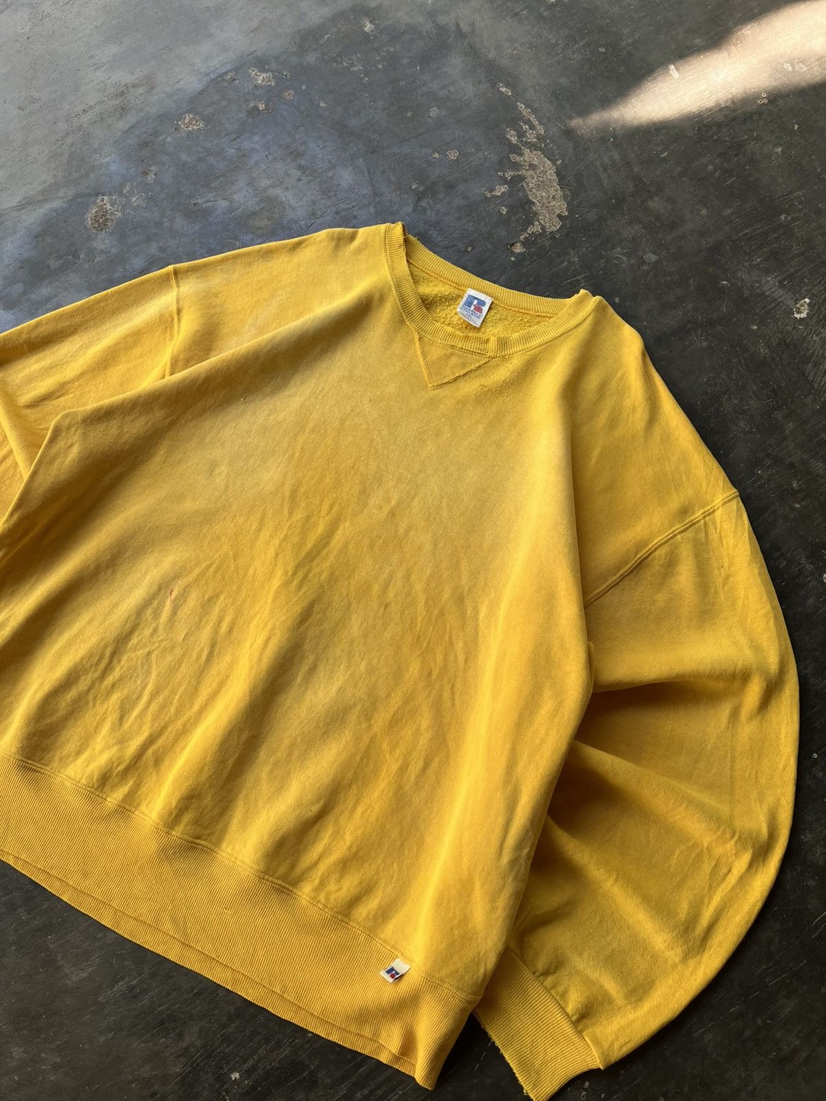 Vintage Vintage Russel Athletic Sun Faded Distressed Crewneck Size US XXL / EU 58 / 5 - 1 Thumbnail