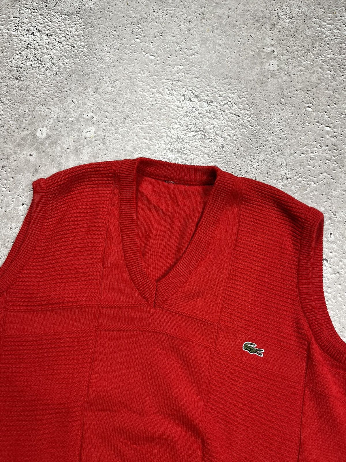 Lacoste Vintage Lacoste Red Knit Sweater Vest Crocodile Logo Size US XL / EU 56 / 4 - 3 Thumbnail