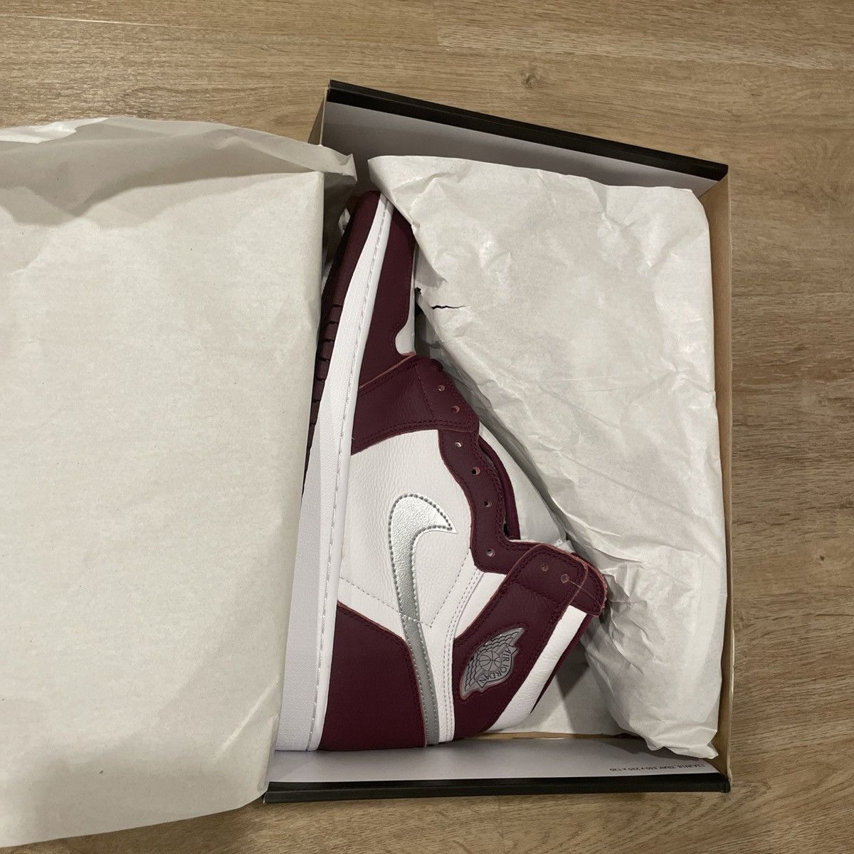 Nike Air Jordan 1 Retro High OG Bordeaux/Metallic Silver-White Size US 12 / EU 45 - 6 Thumbnail