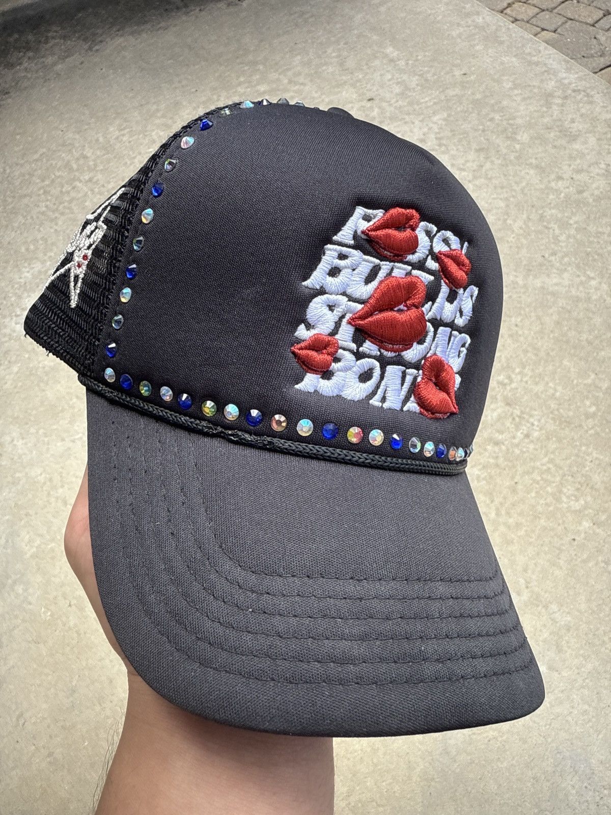 Other La ropa pussy builds strong bones hat Size ONE SIZE - 1 Thumbnail