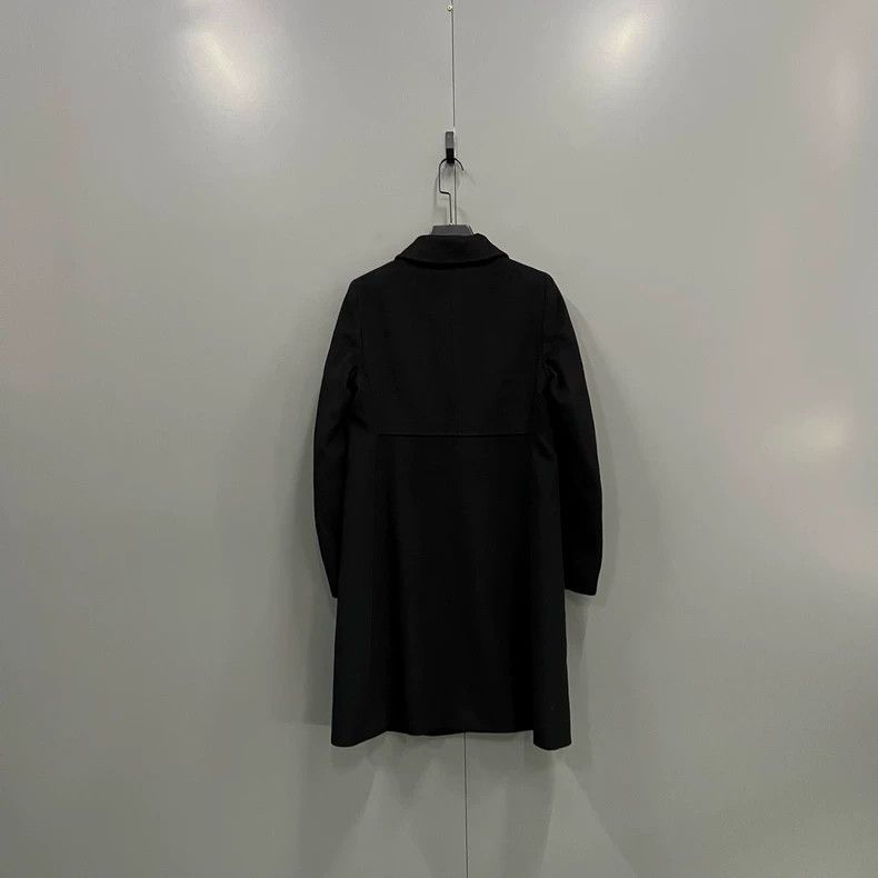 Max Mara Max Mara Black lapel coat Size M / US 6-8 / IT 42-44 - 2 Thumbnail