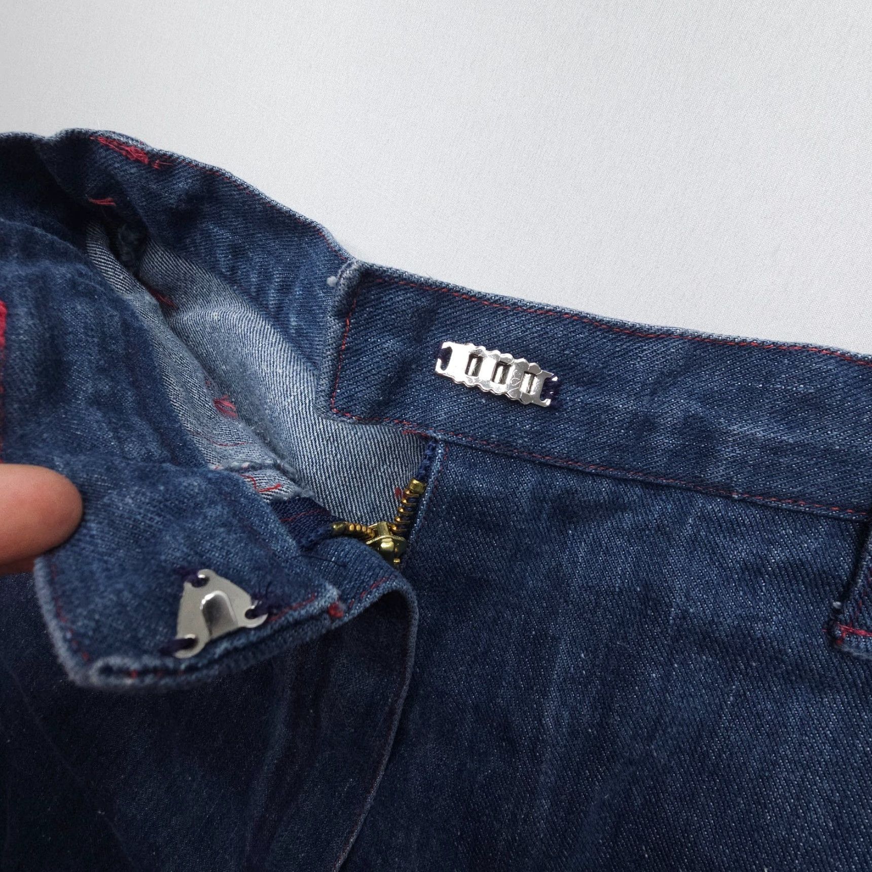 Vintage VINTAGE Mom Jeans Floral Patch Size 26 x 33 High Rise Dark Wash 70s-90s USA Size 26" / US 2 / IT 38 - 4 Thumbnail