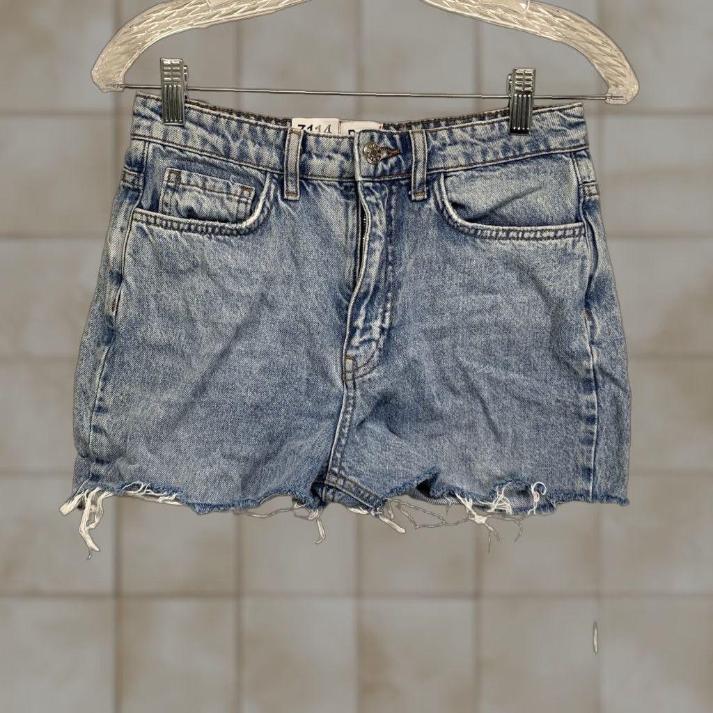 Bdg BDG Urban Outfitters Women's High Rise Cheeky Distressed Denim Shorts 27 Blue Casual 90s Size 27" / US 4 / IT 40 - 1 Thumbnail
