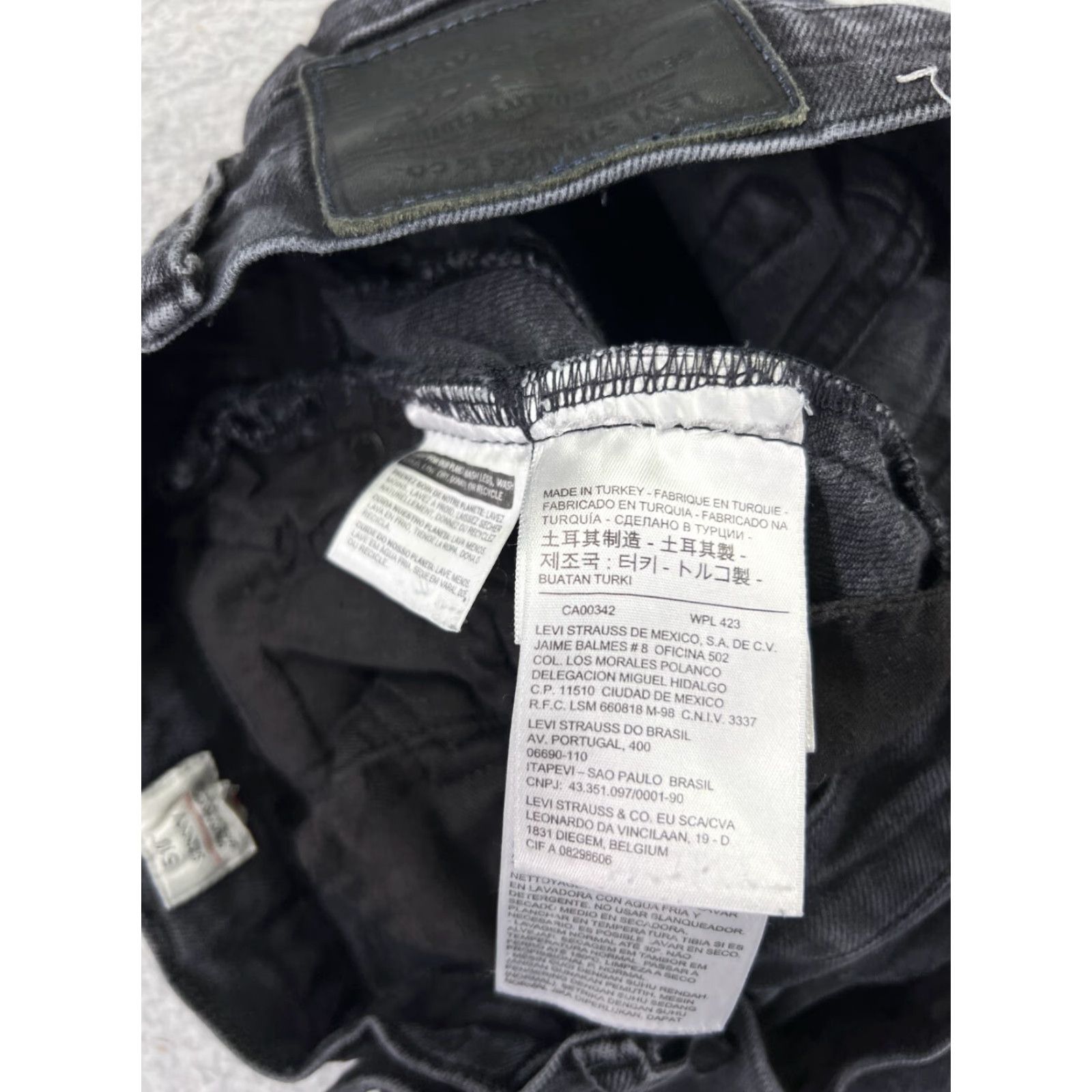 Levi's Levi's 510 Jeans Slim Fit Black Denim 30 Adult Men 5-Pocket Cotton Blend Zip Inseam 32 Reading Vintage: No Size US 30 / EU 46 - 4 Thumbnail